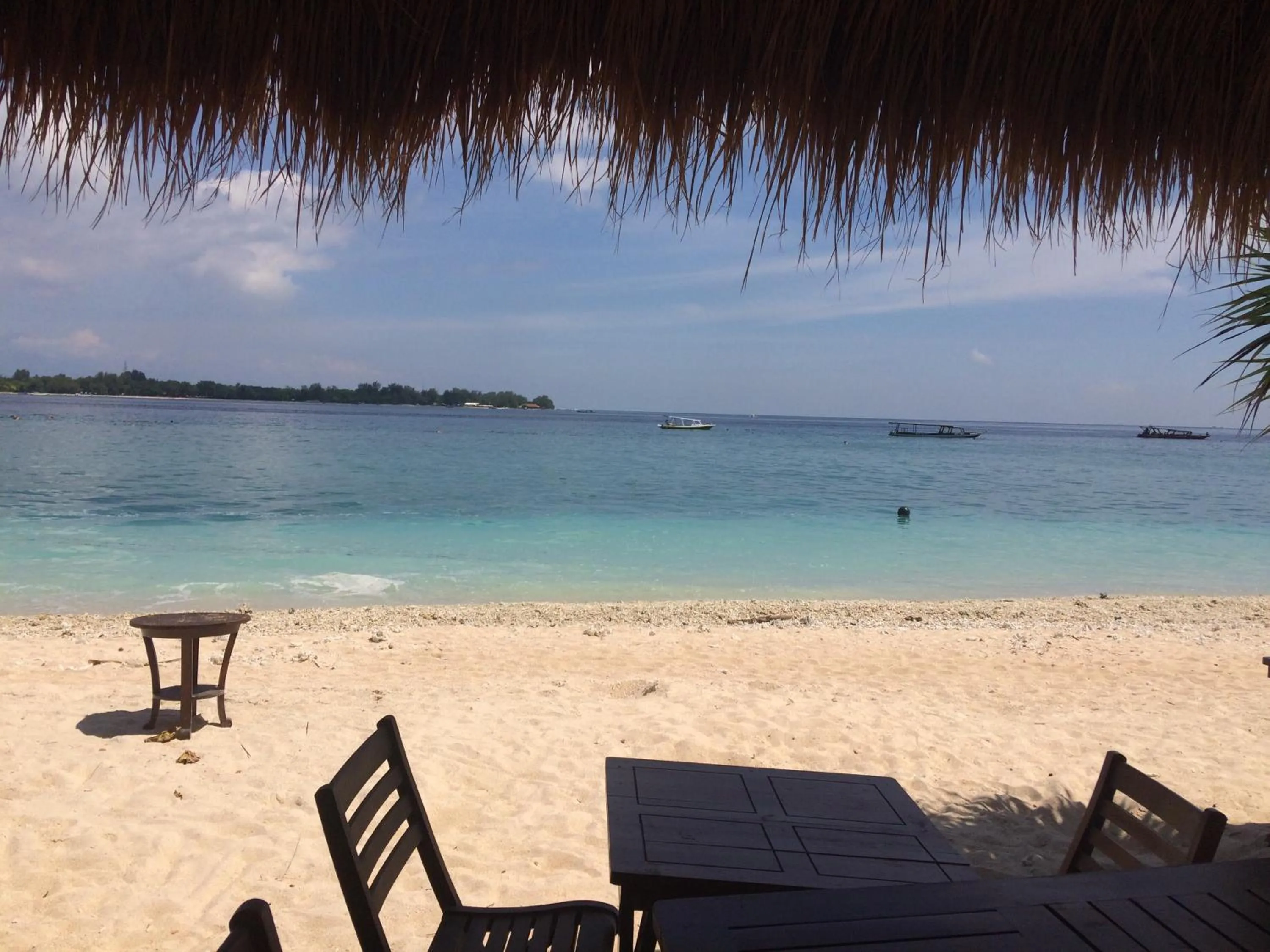 Restaurant/places to eat in Gili Beach