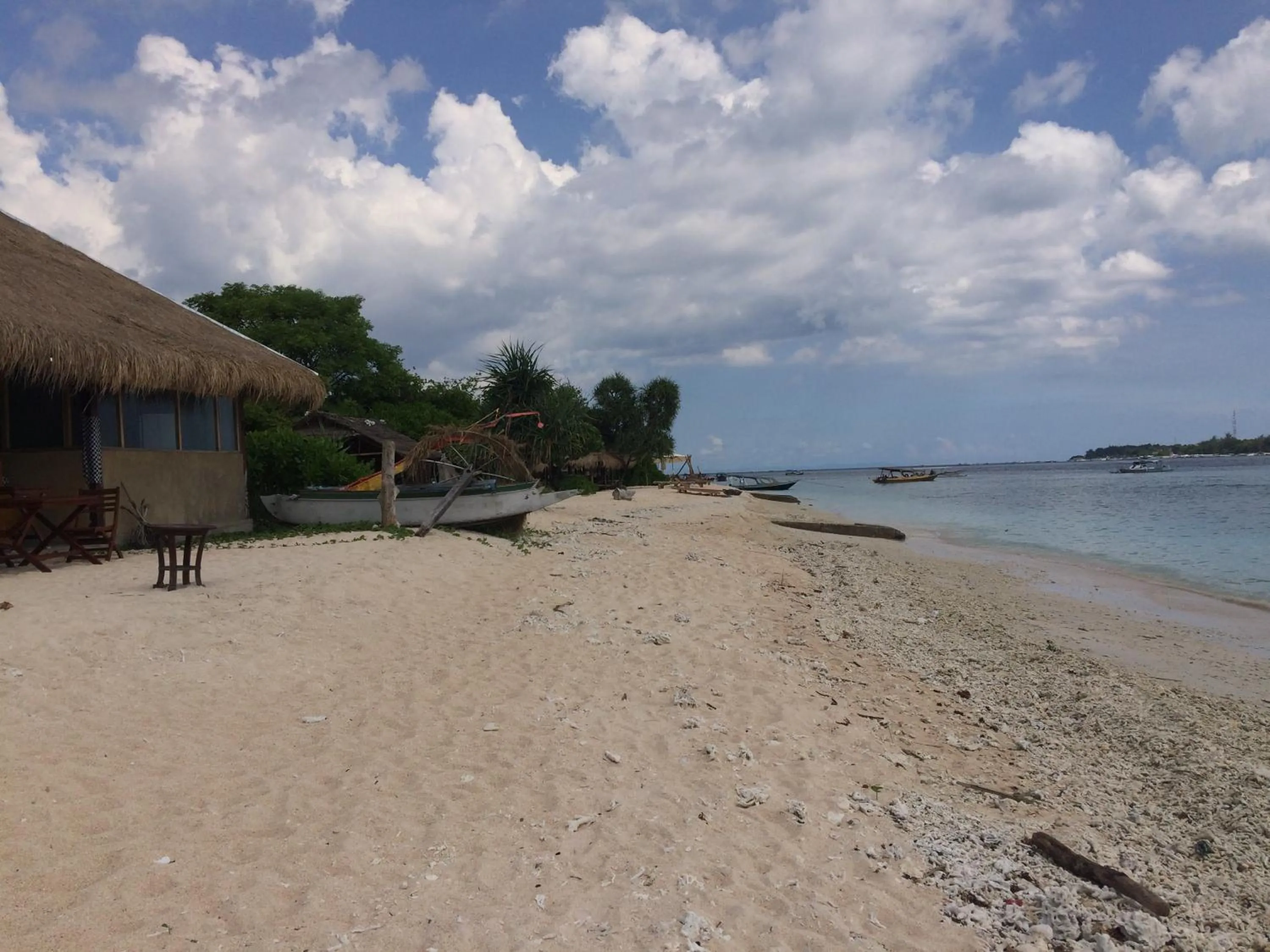 Restaurant/places to eat in Gili Beach