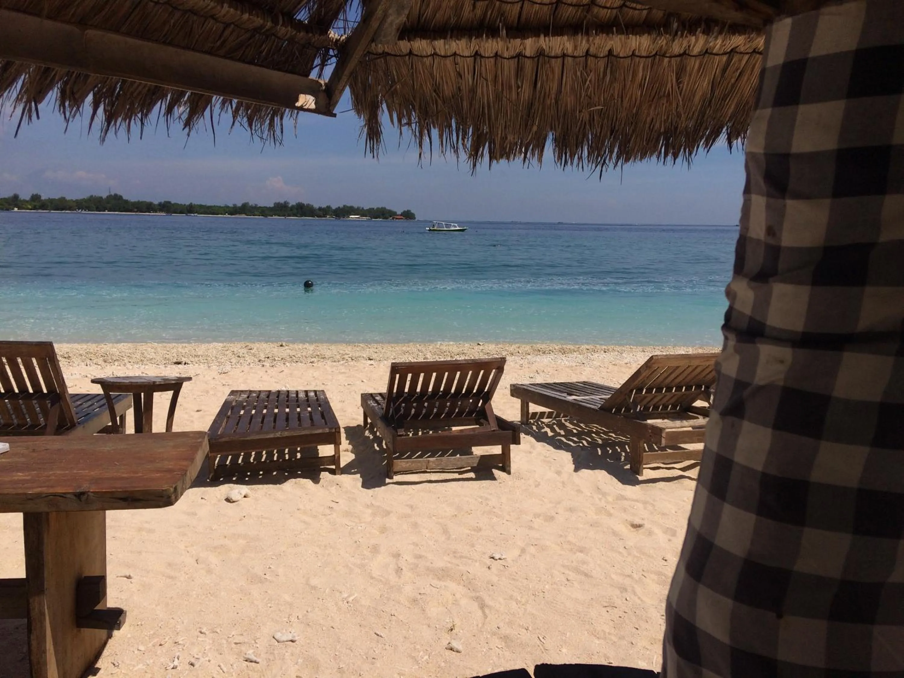 Restaurant/places to eat in Gili Beach