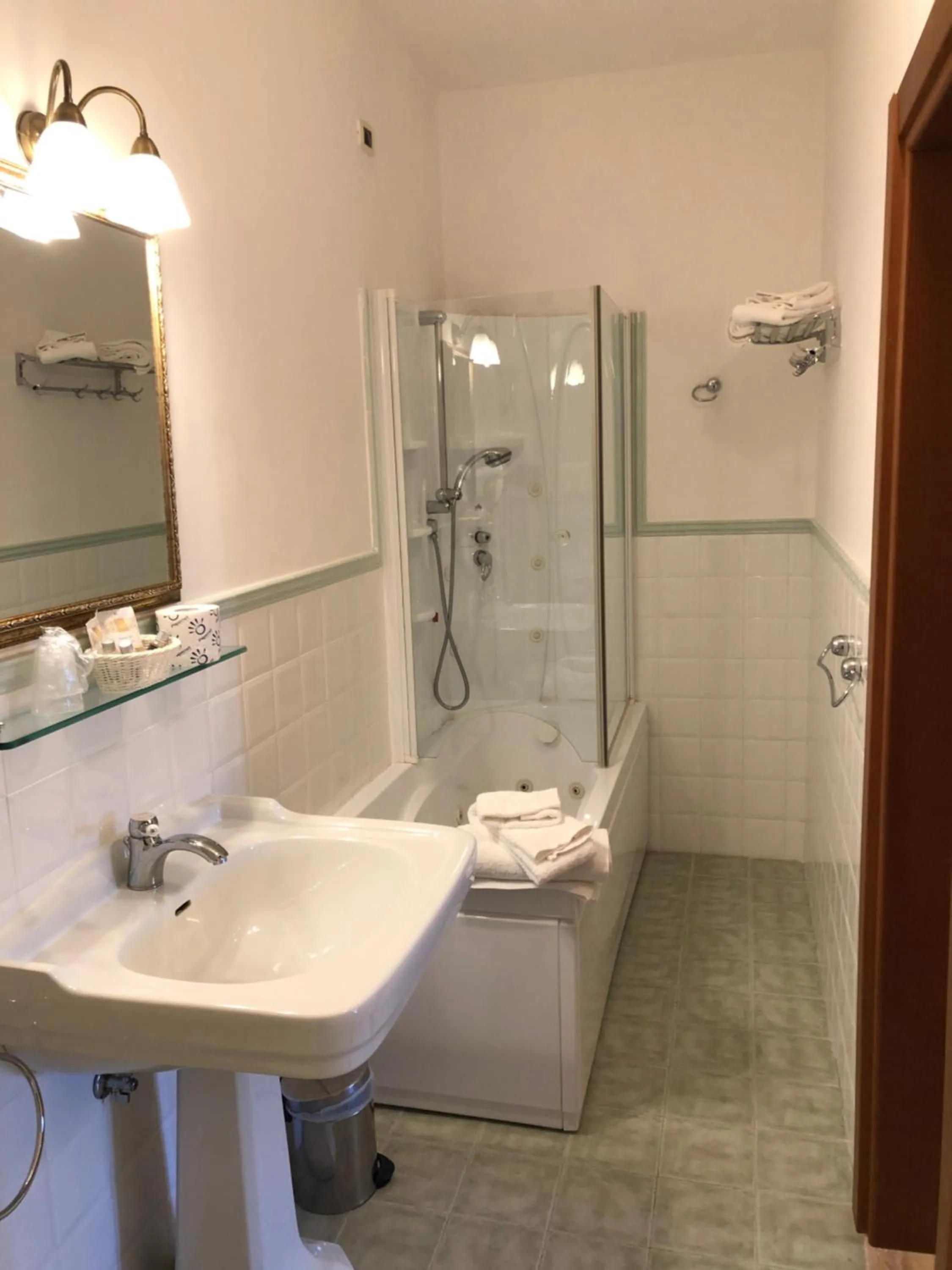 Bathroom in Eliceto Resort & SPA