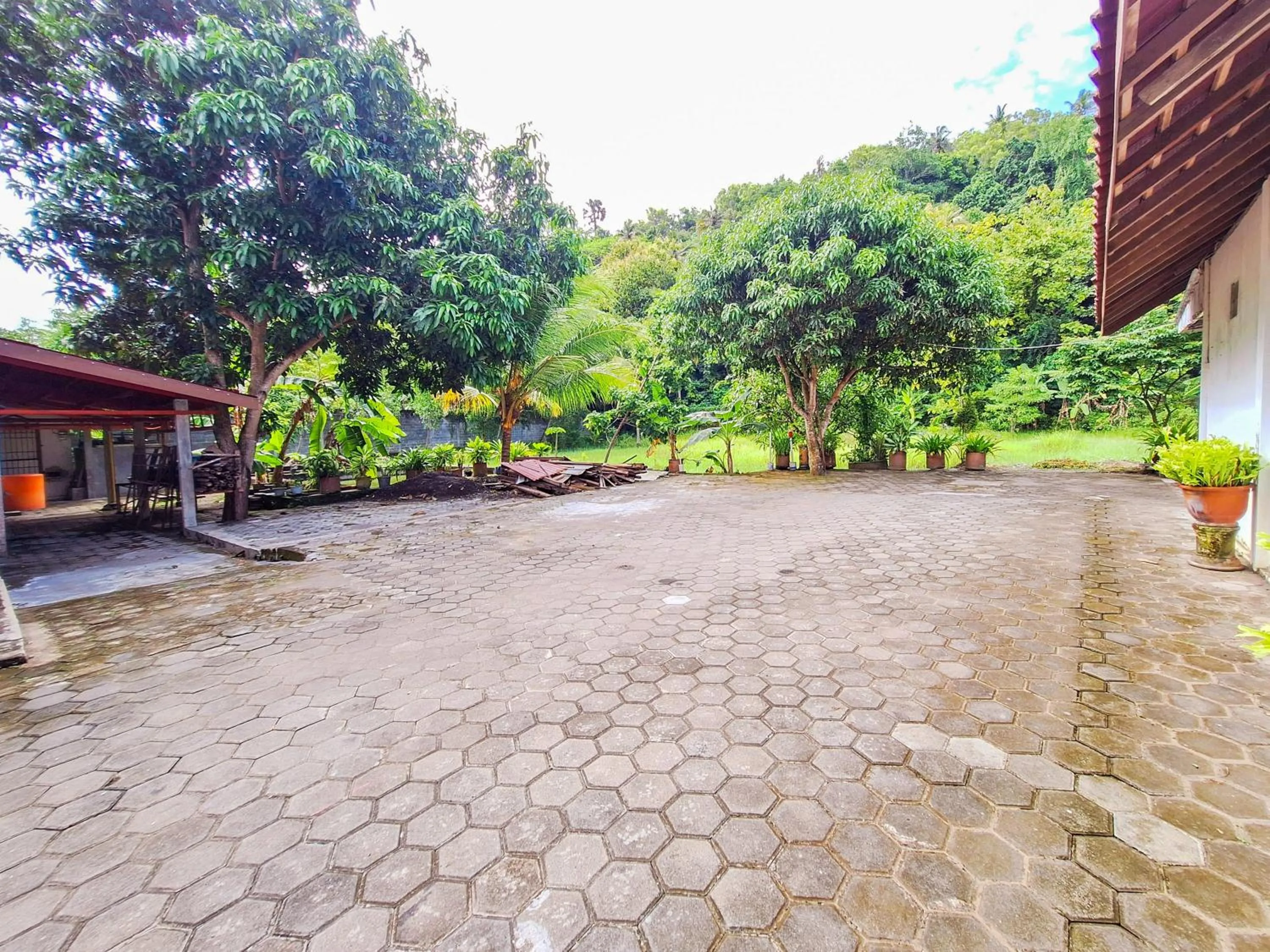 Parking in Hotel Family Syariah 1 Parangtritis RedPartner