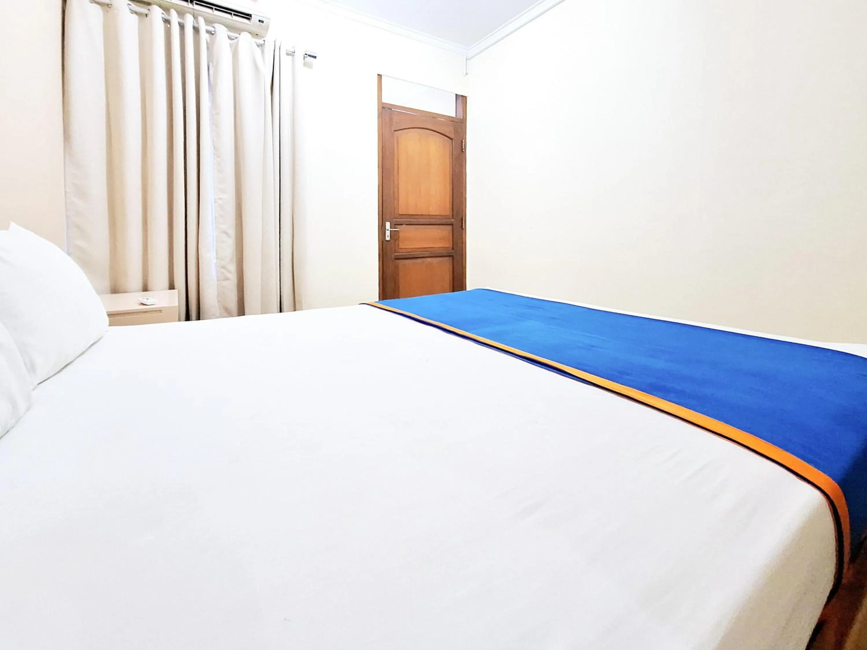 Bedroom, Bed in Hotel Family Syariah 1 Parangtritis RedPartner