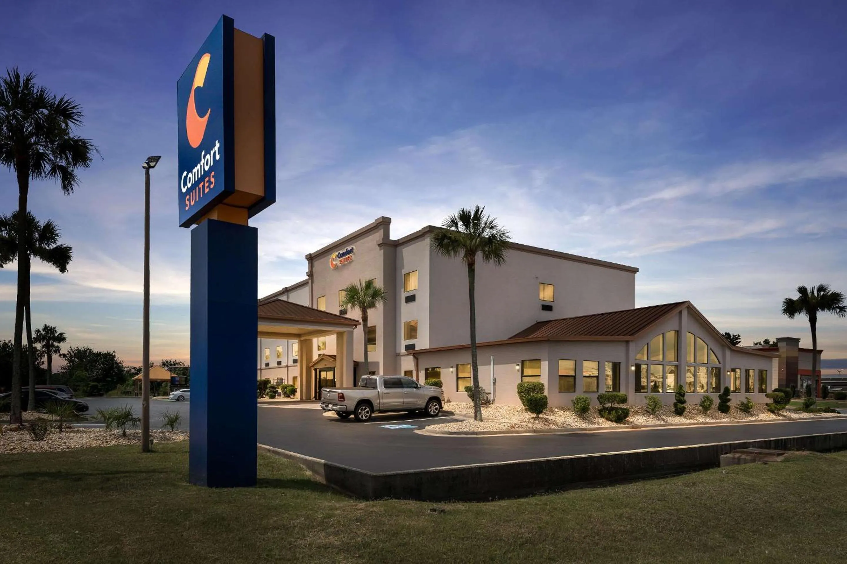Property building in Comfort Suites near Robins Air Force Base