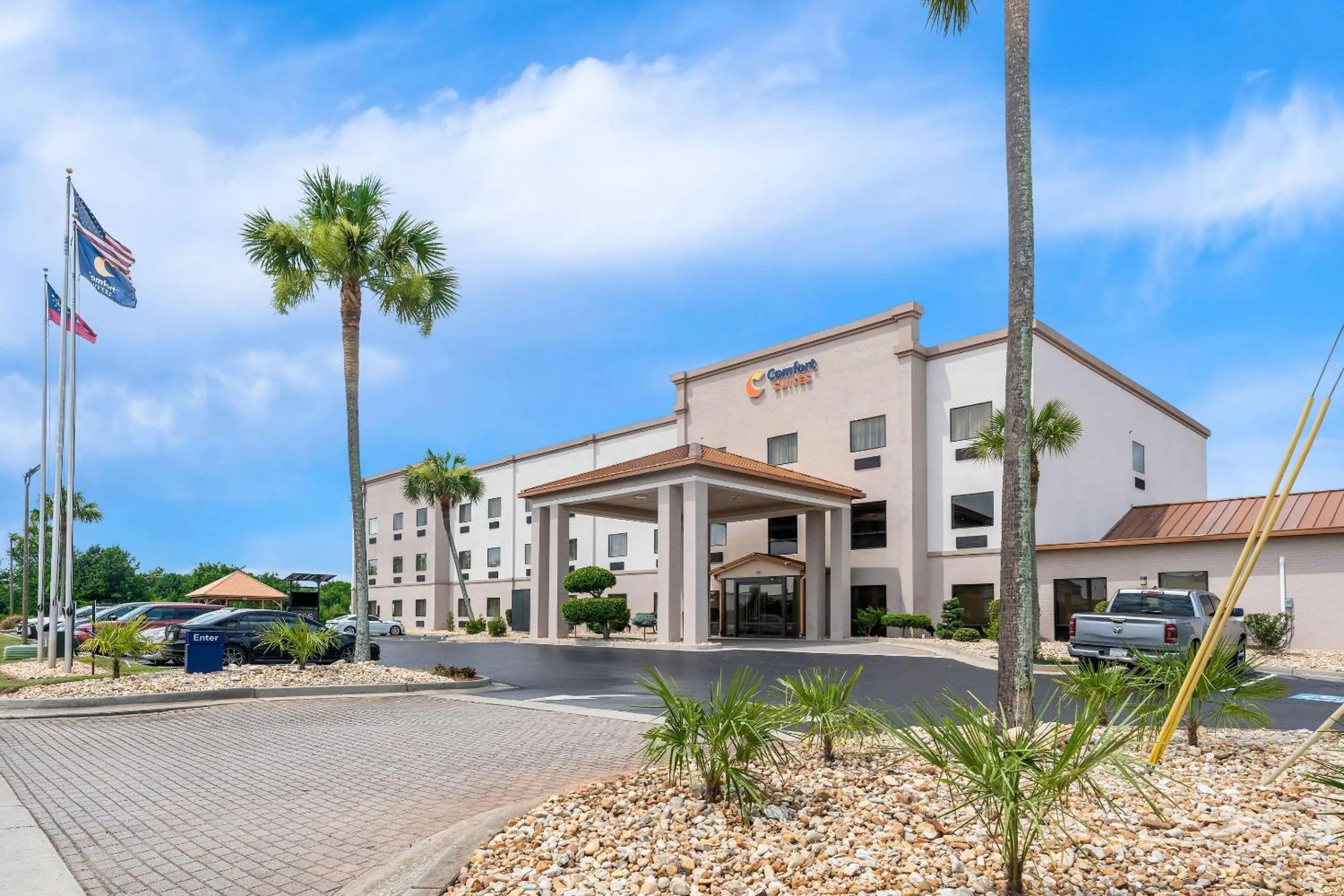 Property building in Comfort Suites near Robins Air Force Base