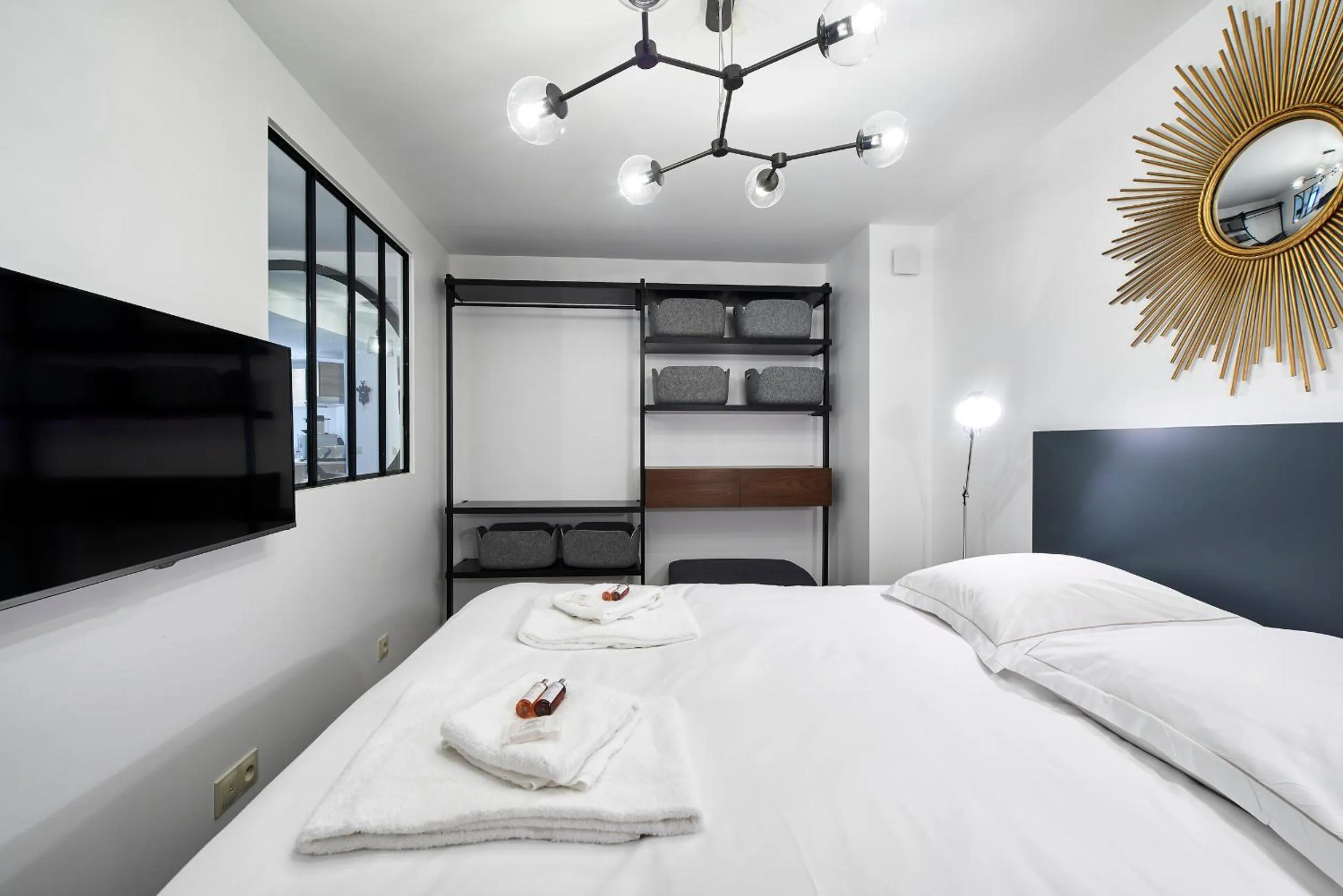 Bedroom, Bed in My Maison In Paris - Sentier