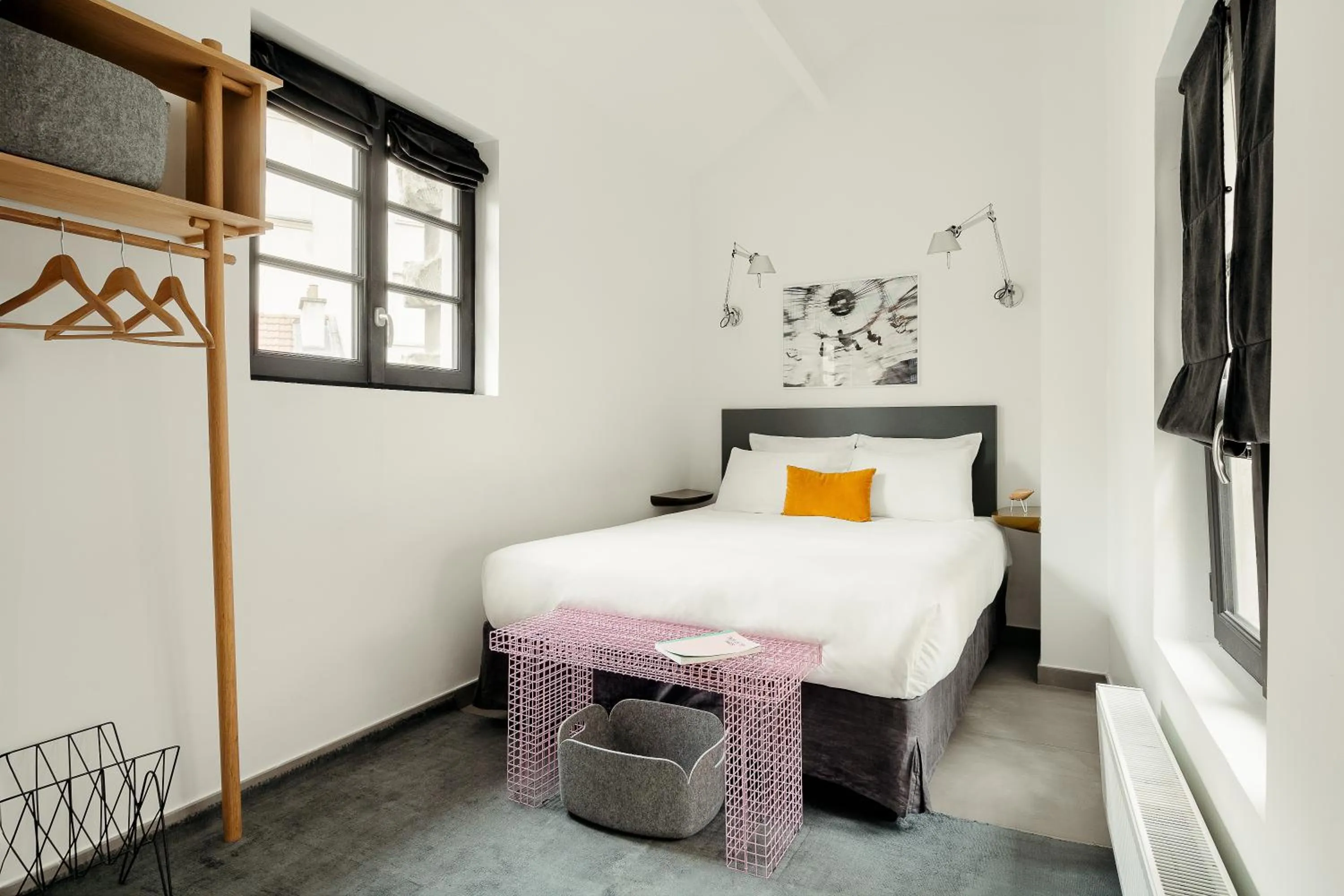 Bed in My Maison In Paris - Sentier