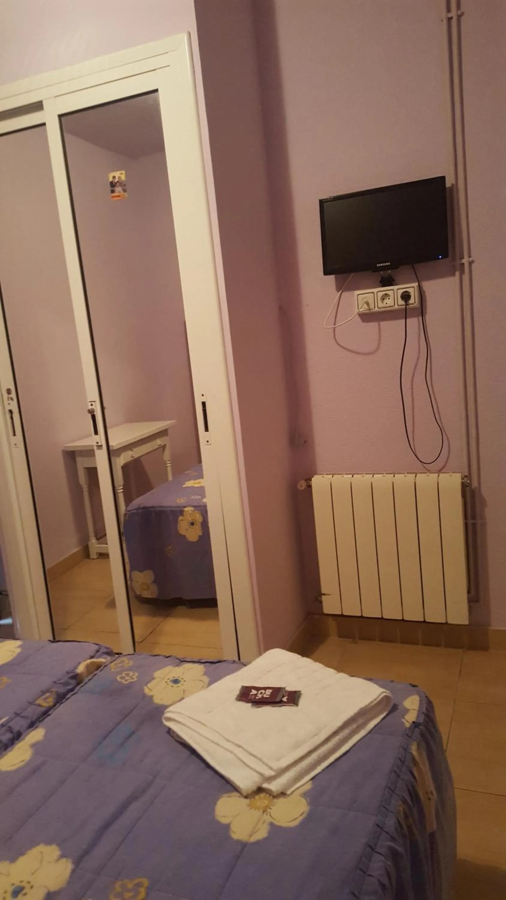 TV/Entertainment Center in Hostal Can Salvado