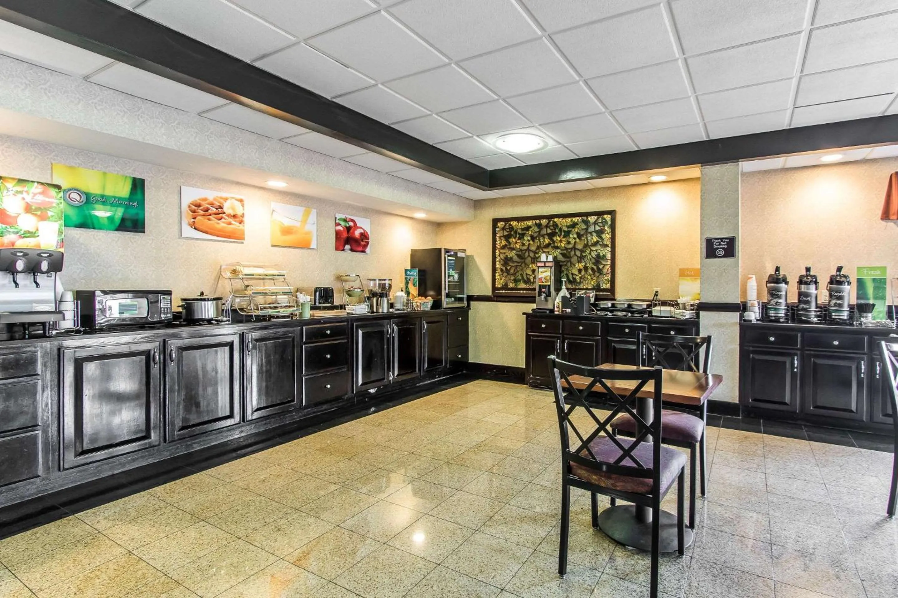 Restaurant/places to eat in Quality Inn & Suites Memphis East