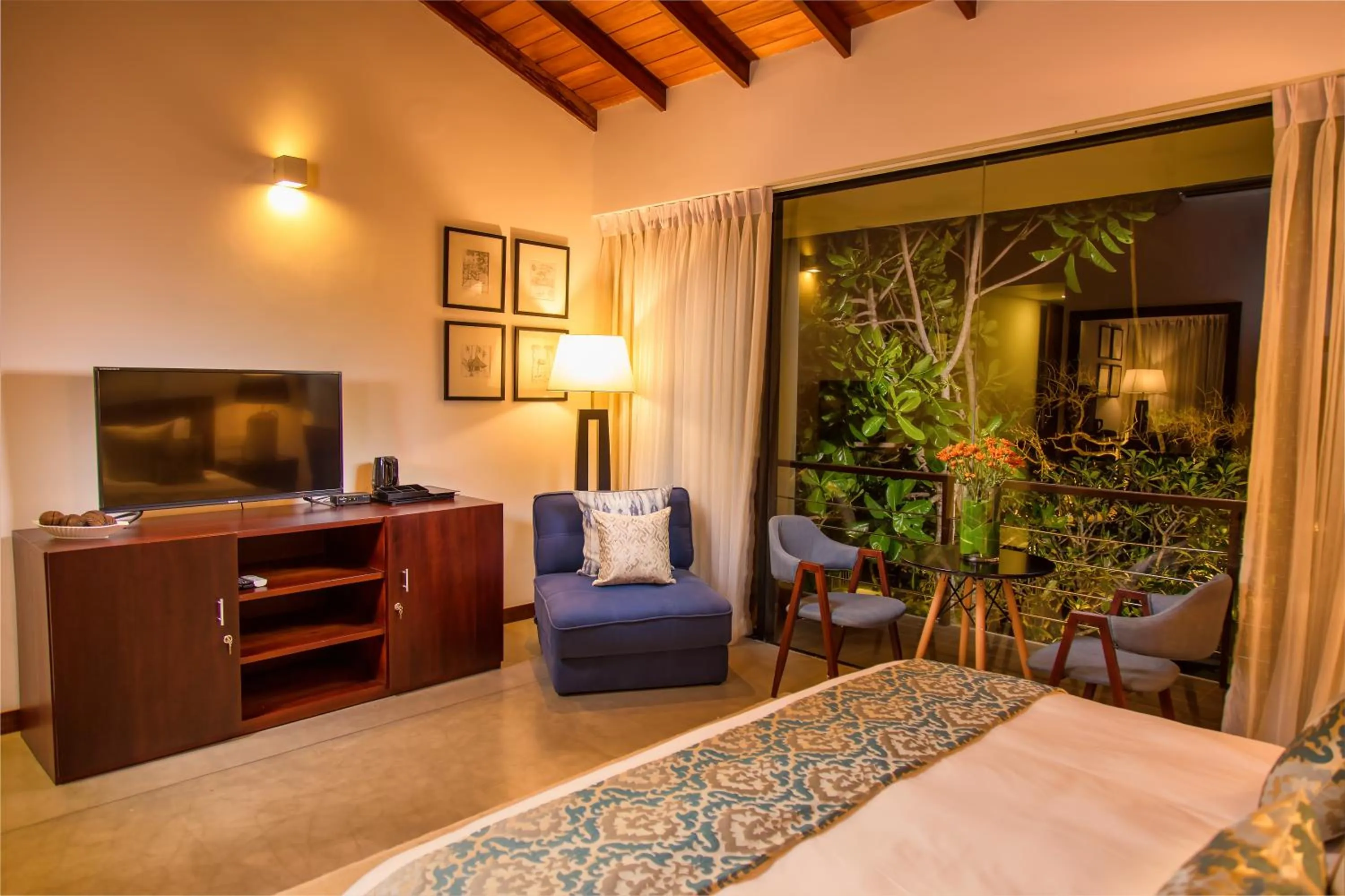 TV and multimedia, Bed in Mirissa Beach Villa