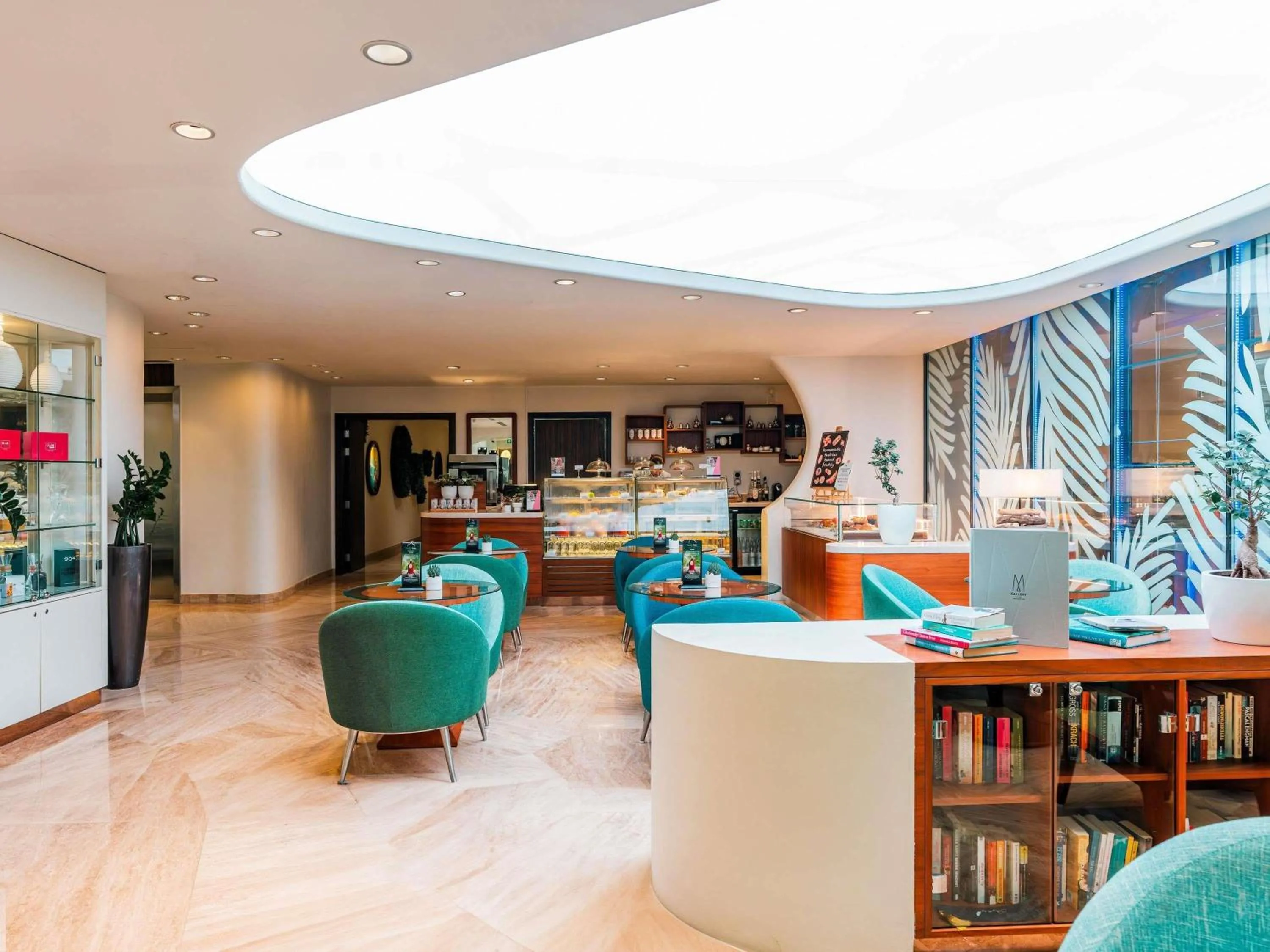 Restaurant/places to eat in The Retreat Palm Dubai MGallery by Sofitel