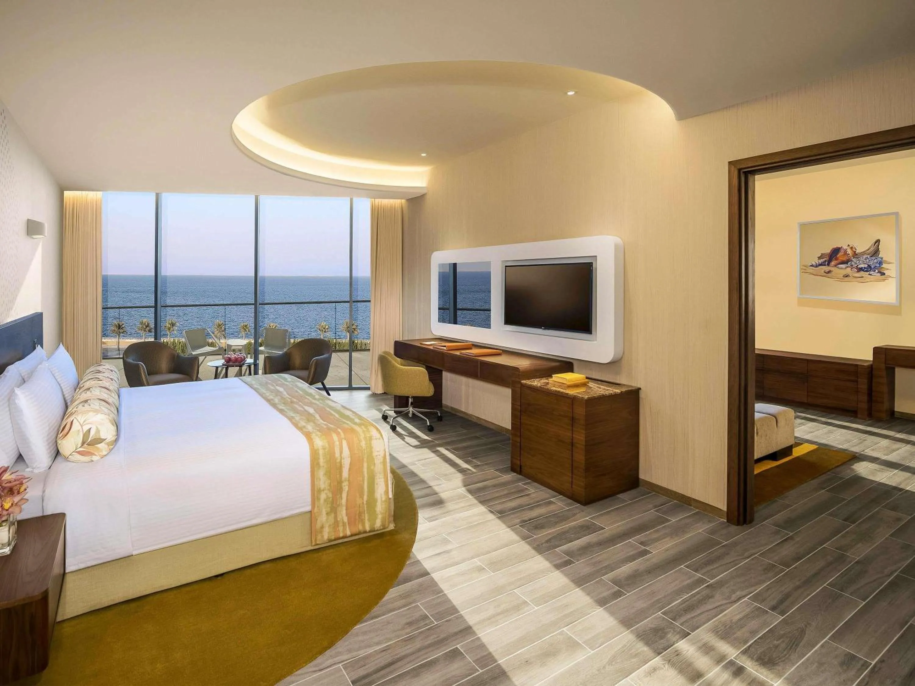 Photo of the whole room, Bed in The Retreat Palm Dubai MGallery by Sofitel