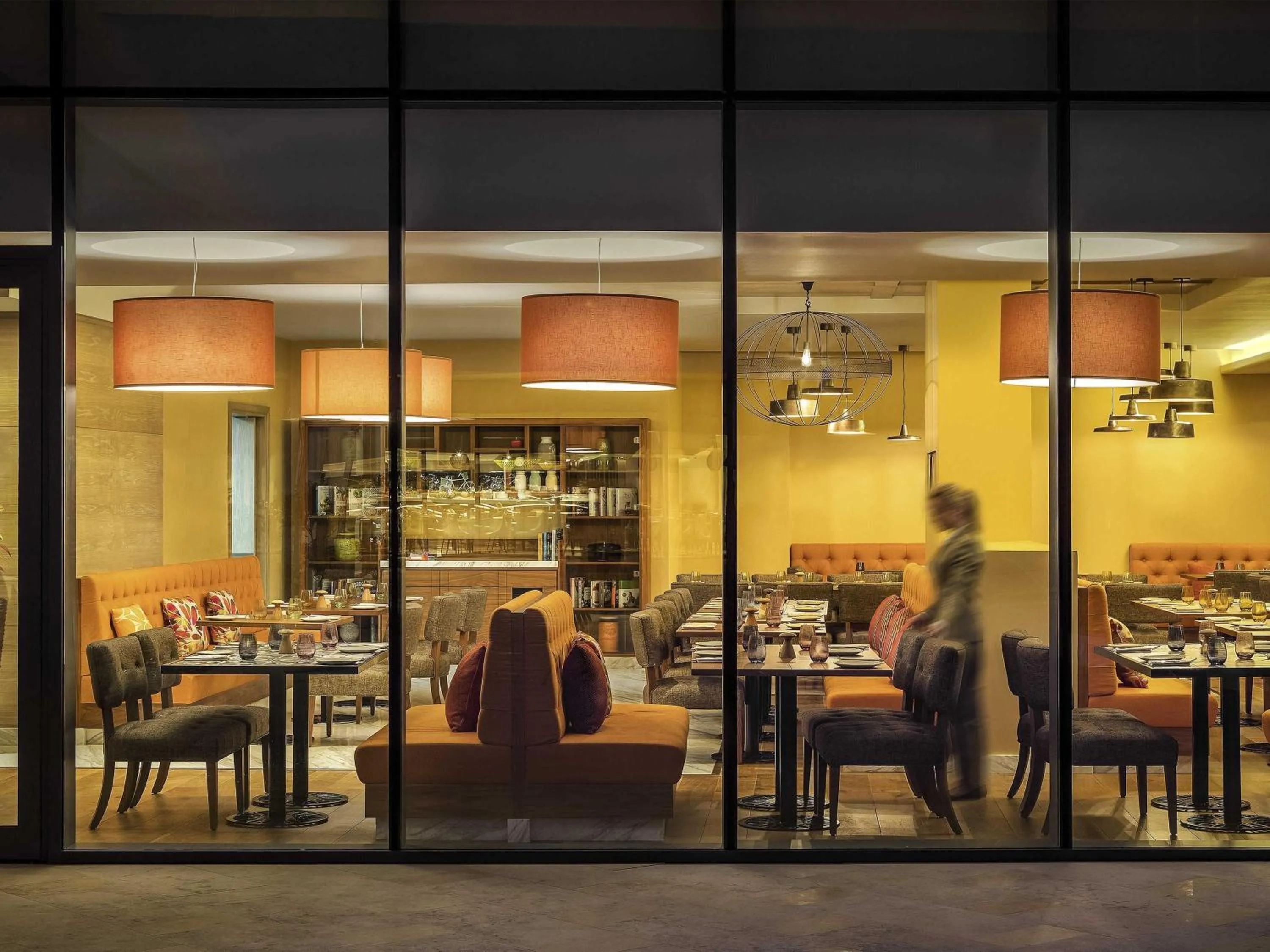 Restaurant/places to eat in The Retreat Palm Dubai MGallery by Sofitel