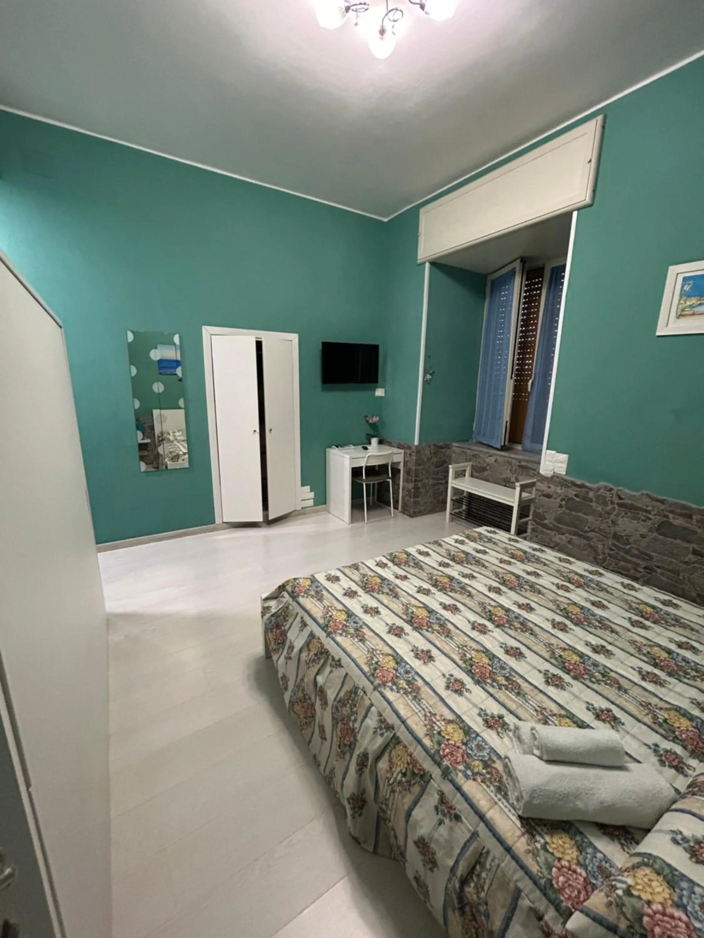 Bedroom, Bed in 'A Funtanella