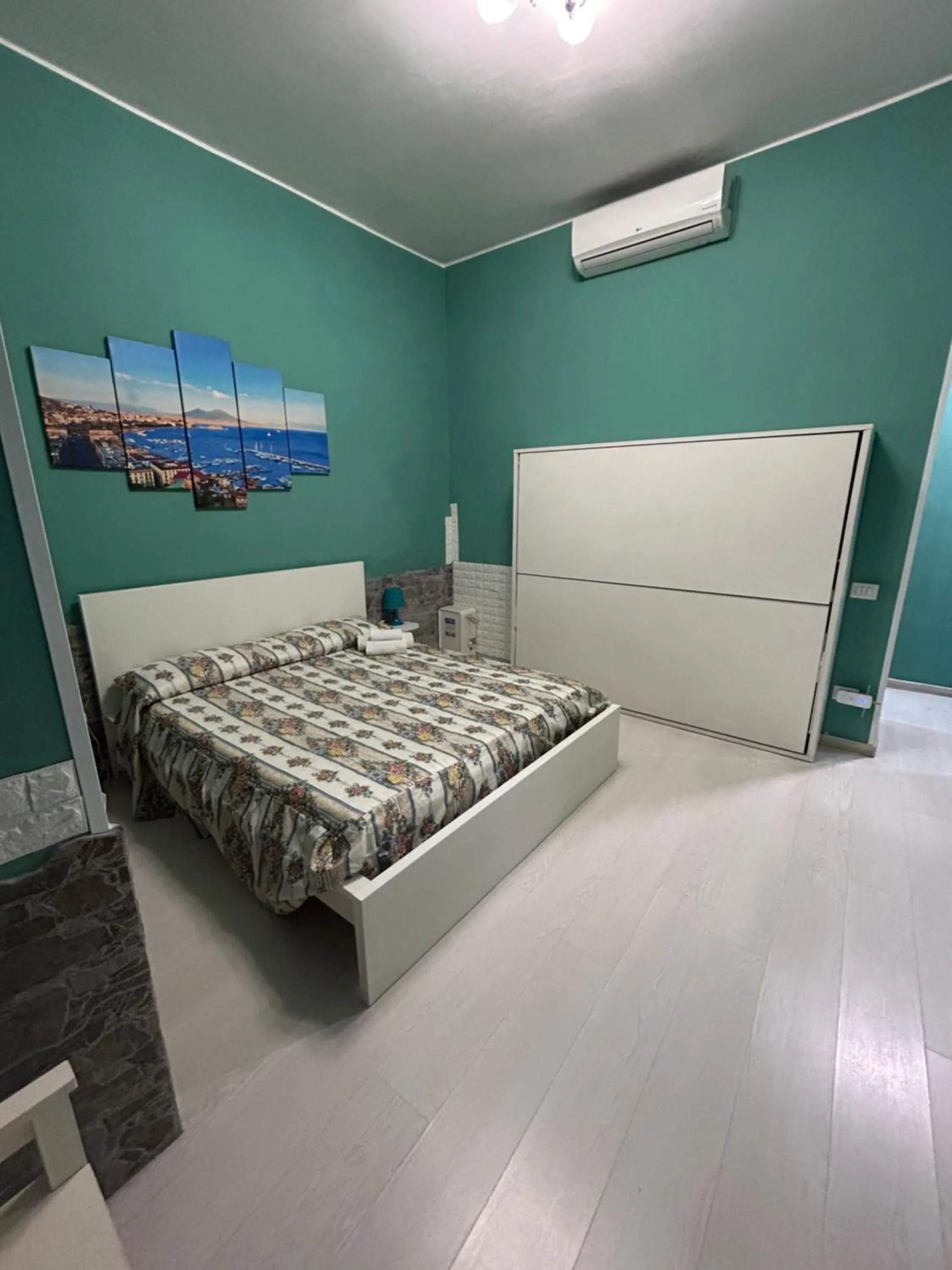 Bedroom, Bed in 'A Funtanella