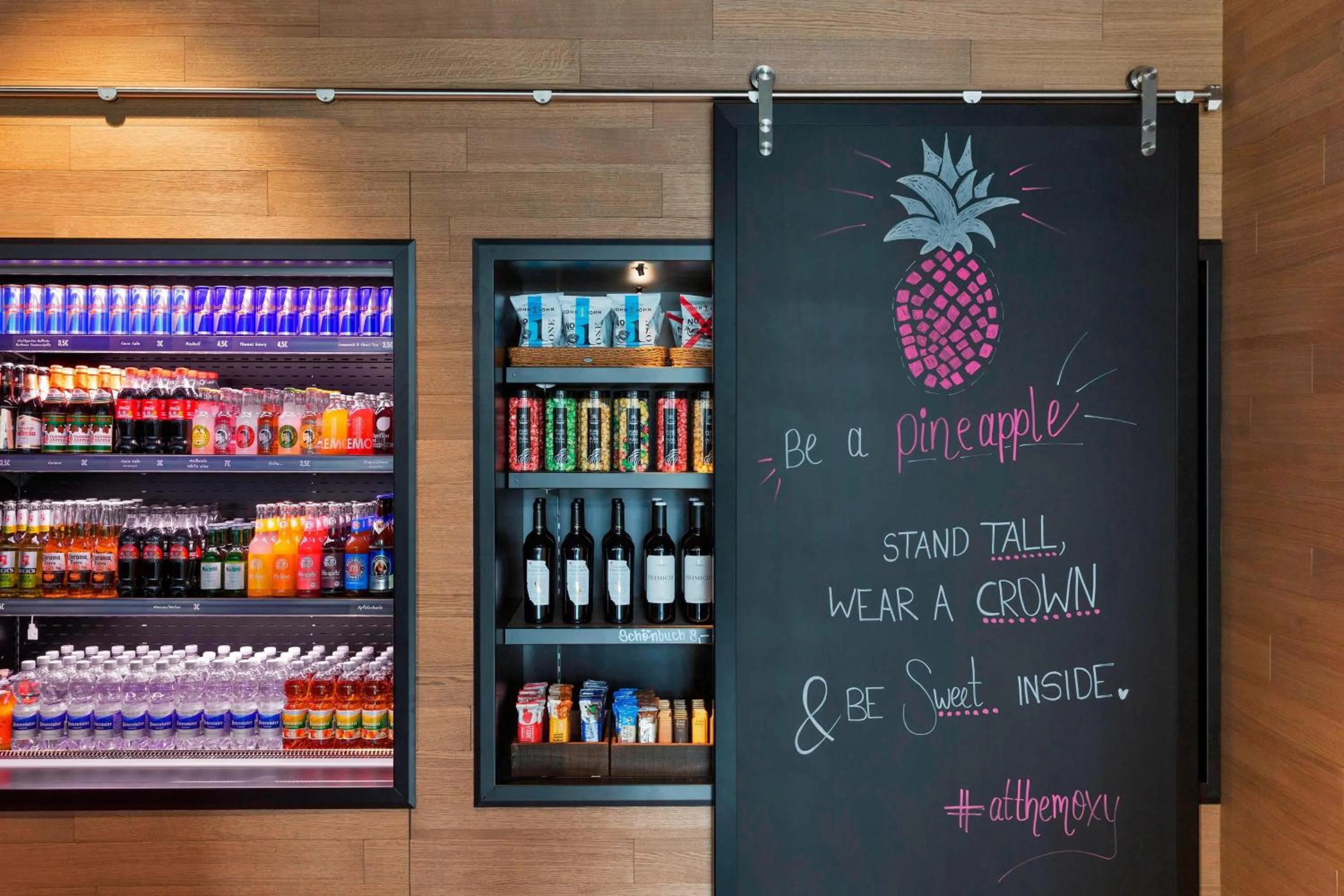 Restaurant/places to eat in Moxy Stuttgart Airport/Messe