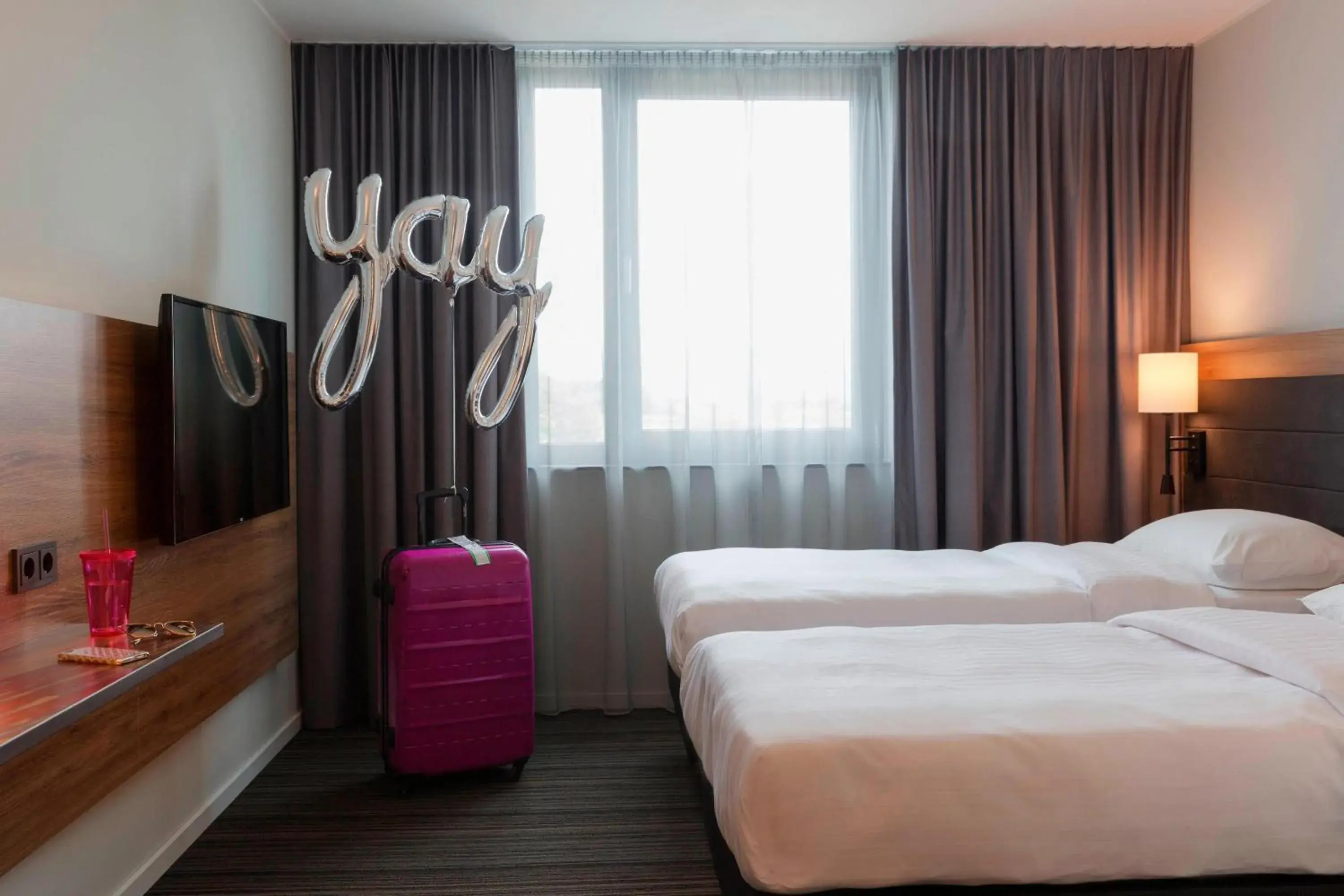 Twin Room in Moxy Stuttgart Airport/Messe Twin Room in Moxy Stuttgart Airport/Messe