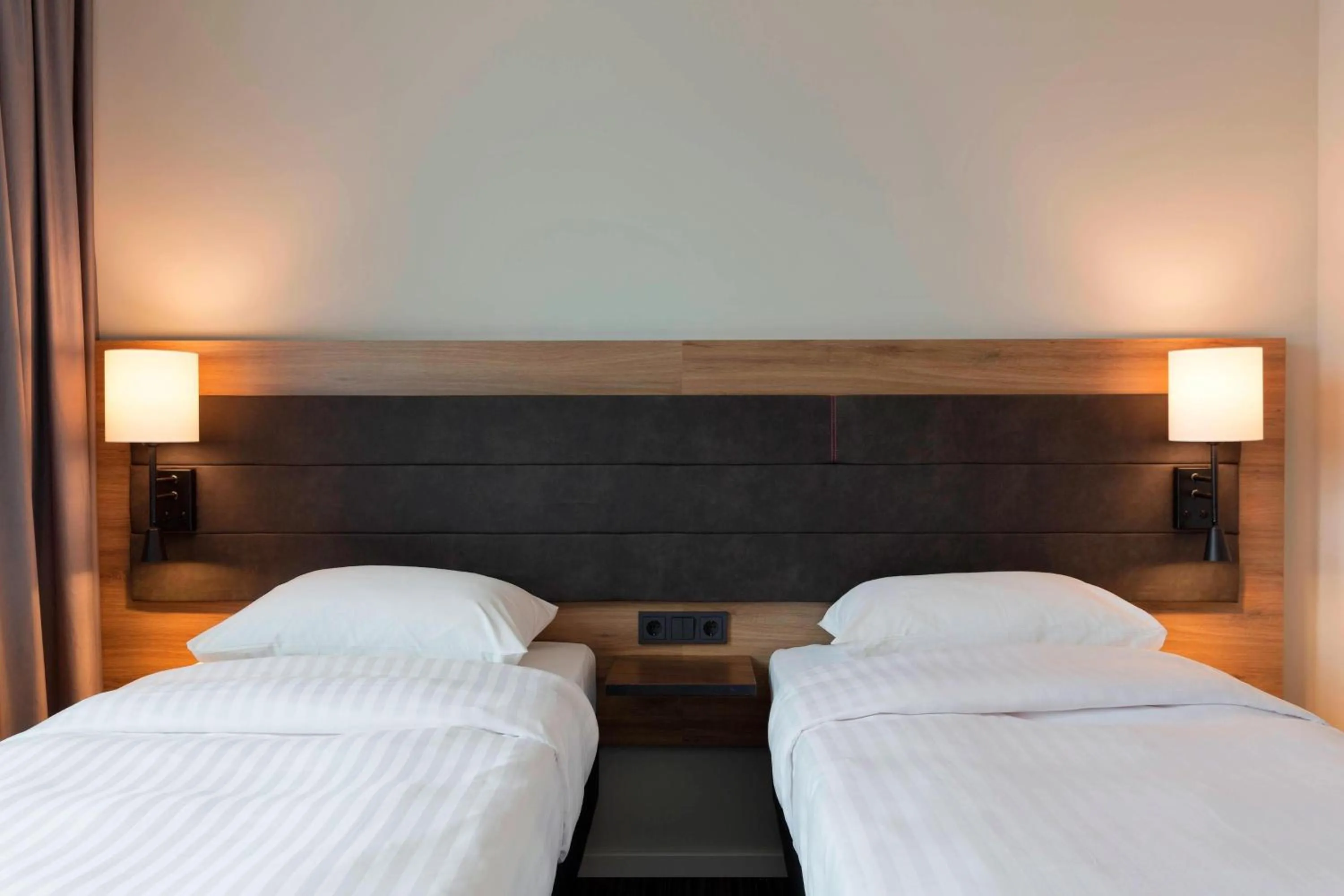 Photo of the whole room, Bed in Moxy Stuttgart Airport/Messe