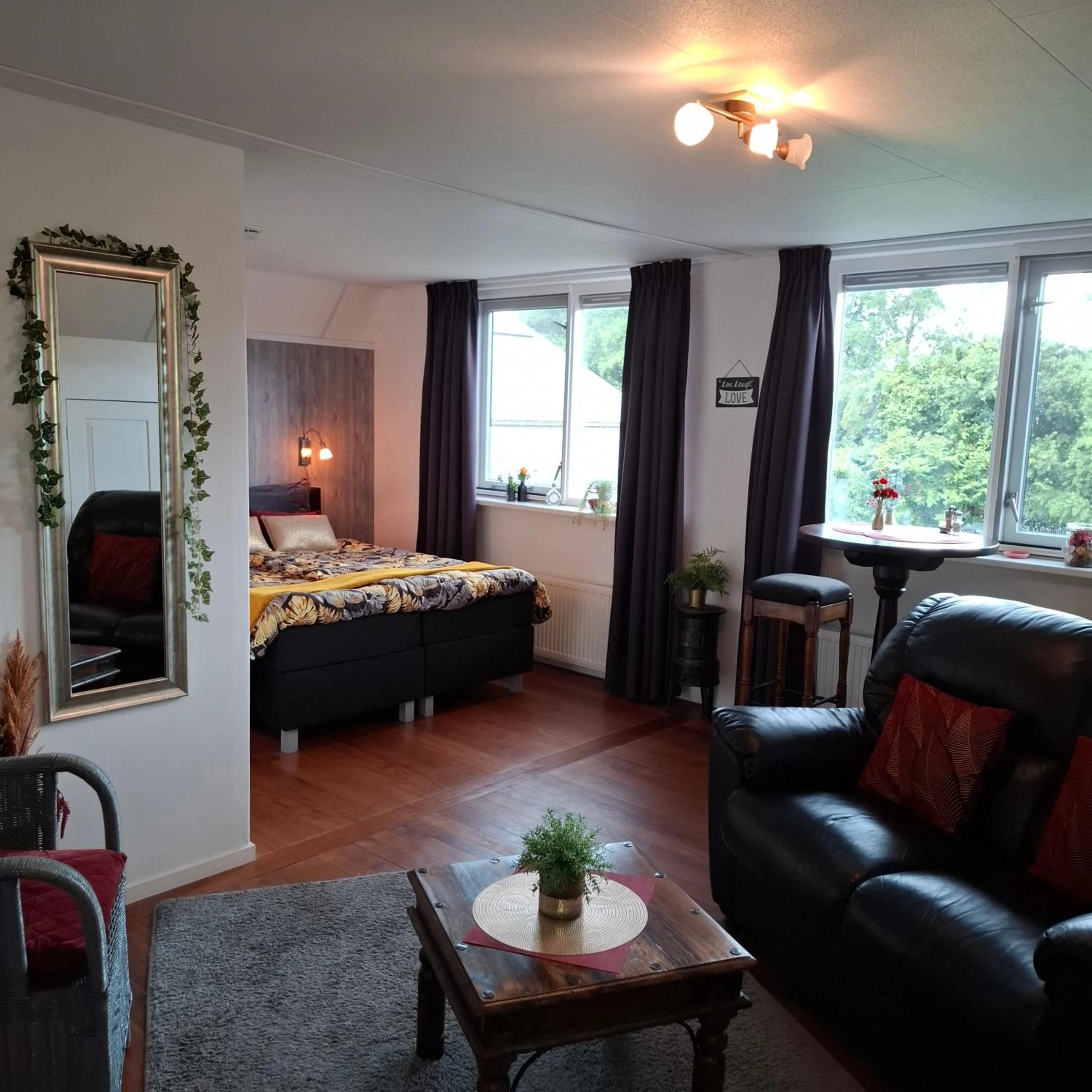 Bed in Bed & Breakfast "Bij de Trekgaten", breakfast optioneel