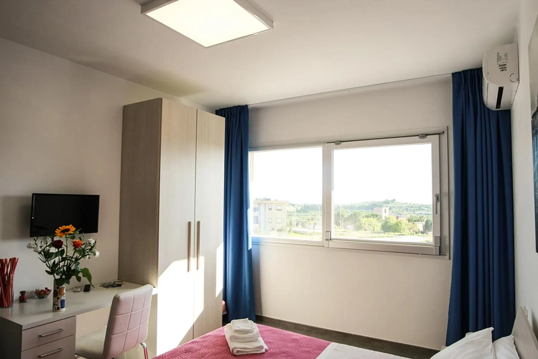 View (from property/room), Bed in Il Maestrale B&b