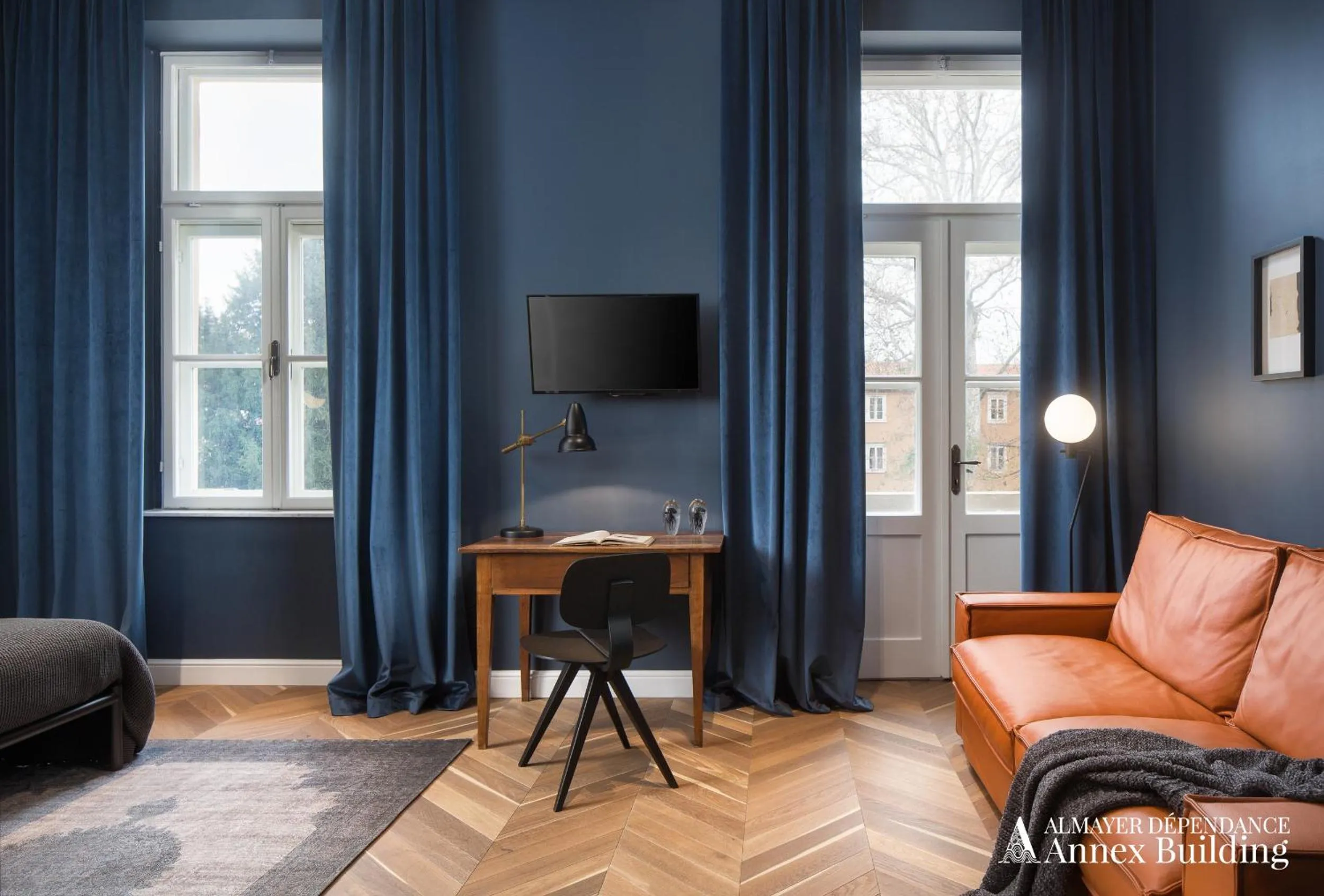 TV and multimedia in Almayer Art & Heritage Adults Only Hotel and Dépendance rooms