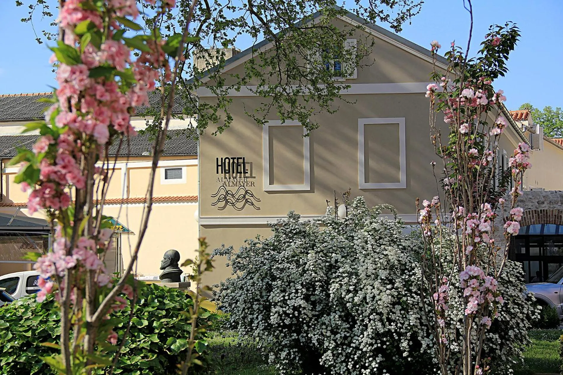 Facade/entrance in Almayer Art & Heritage Adults Only Hotel and Dépendance rooms