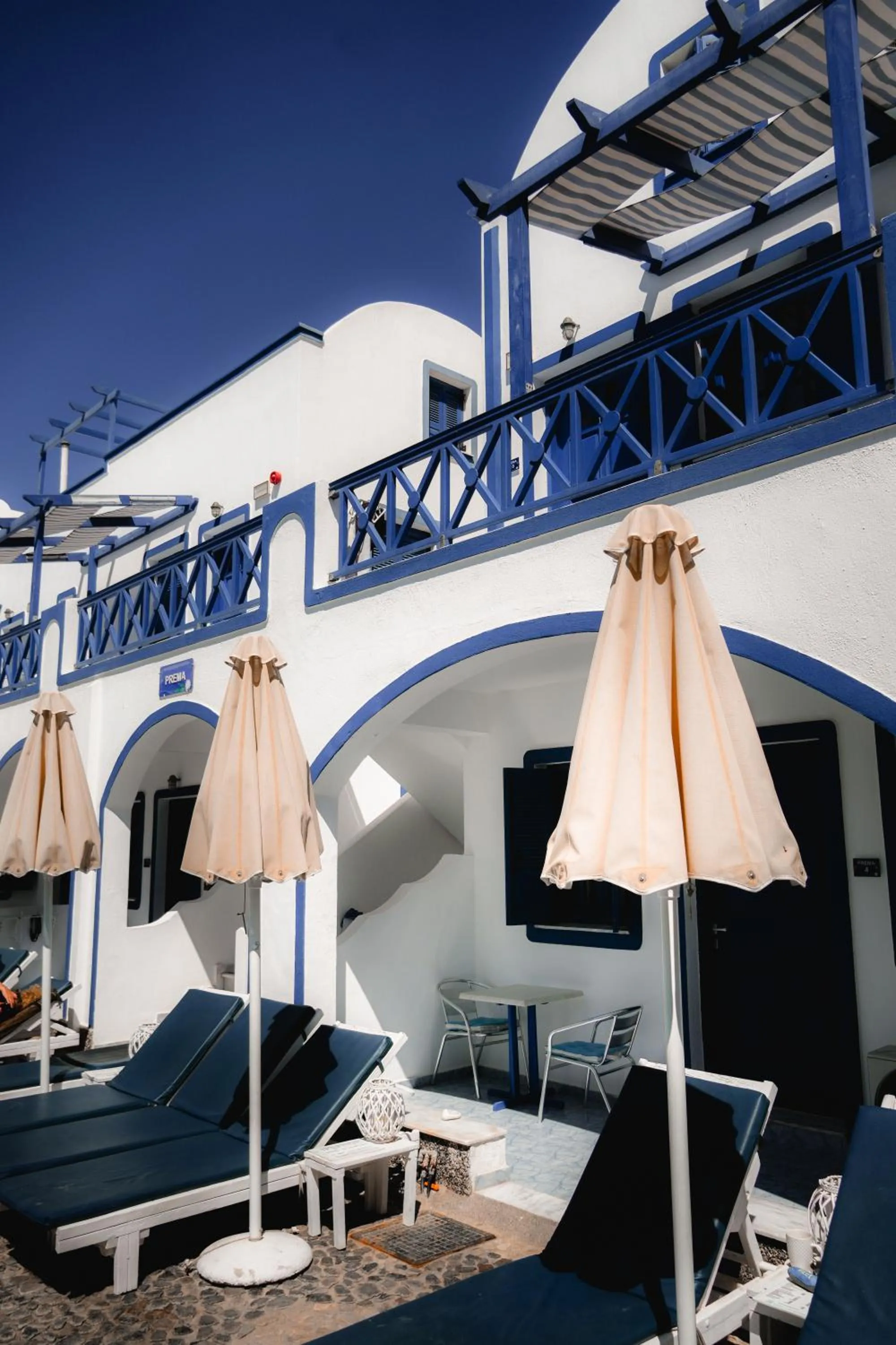 sunbed in Roula Villa Studios & Apartments