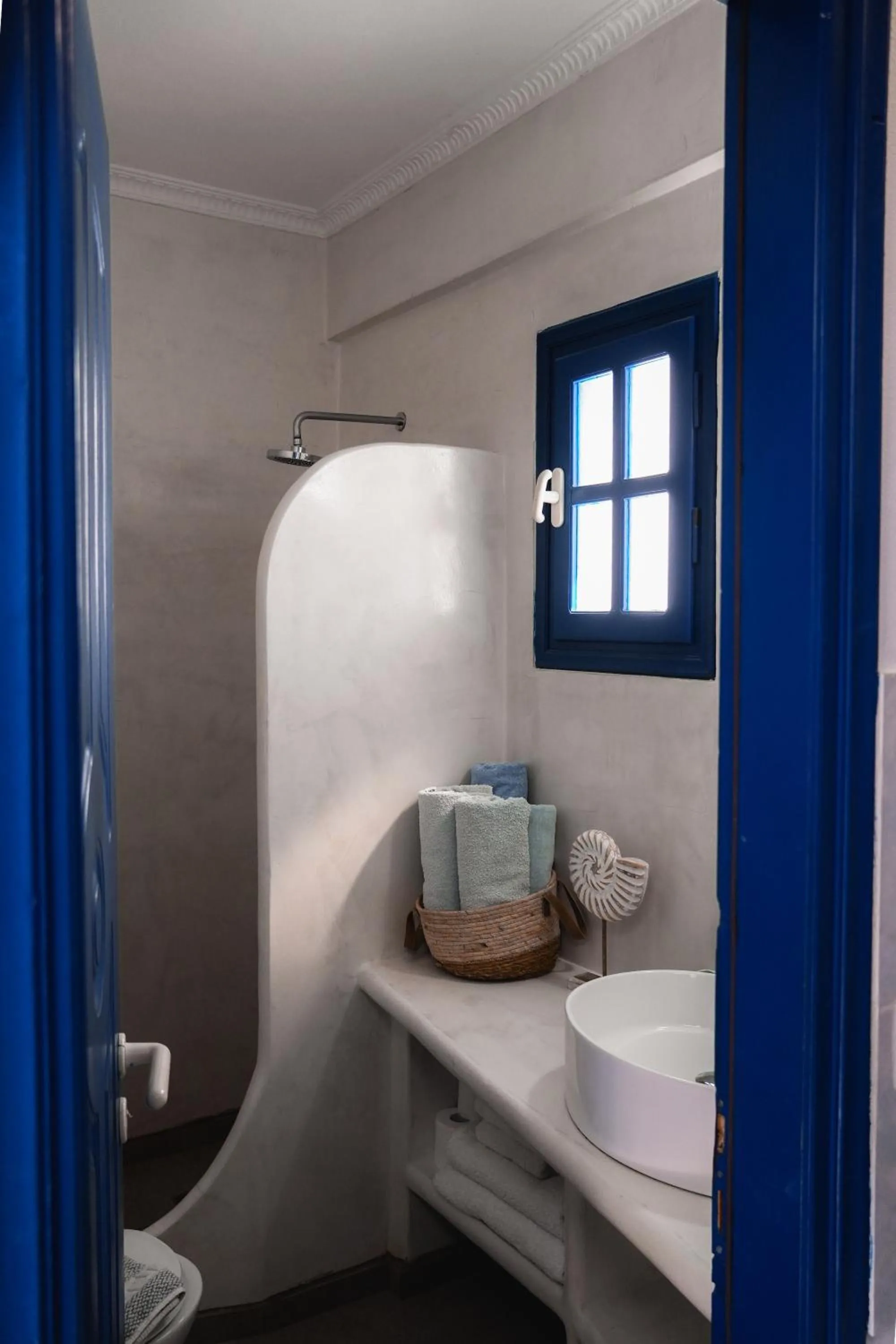 Toilet in Roula Villa Studios & Apartments