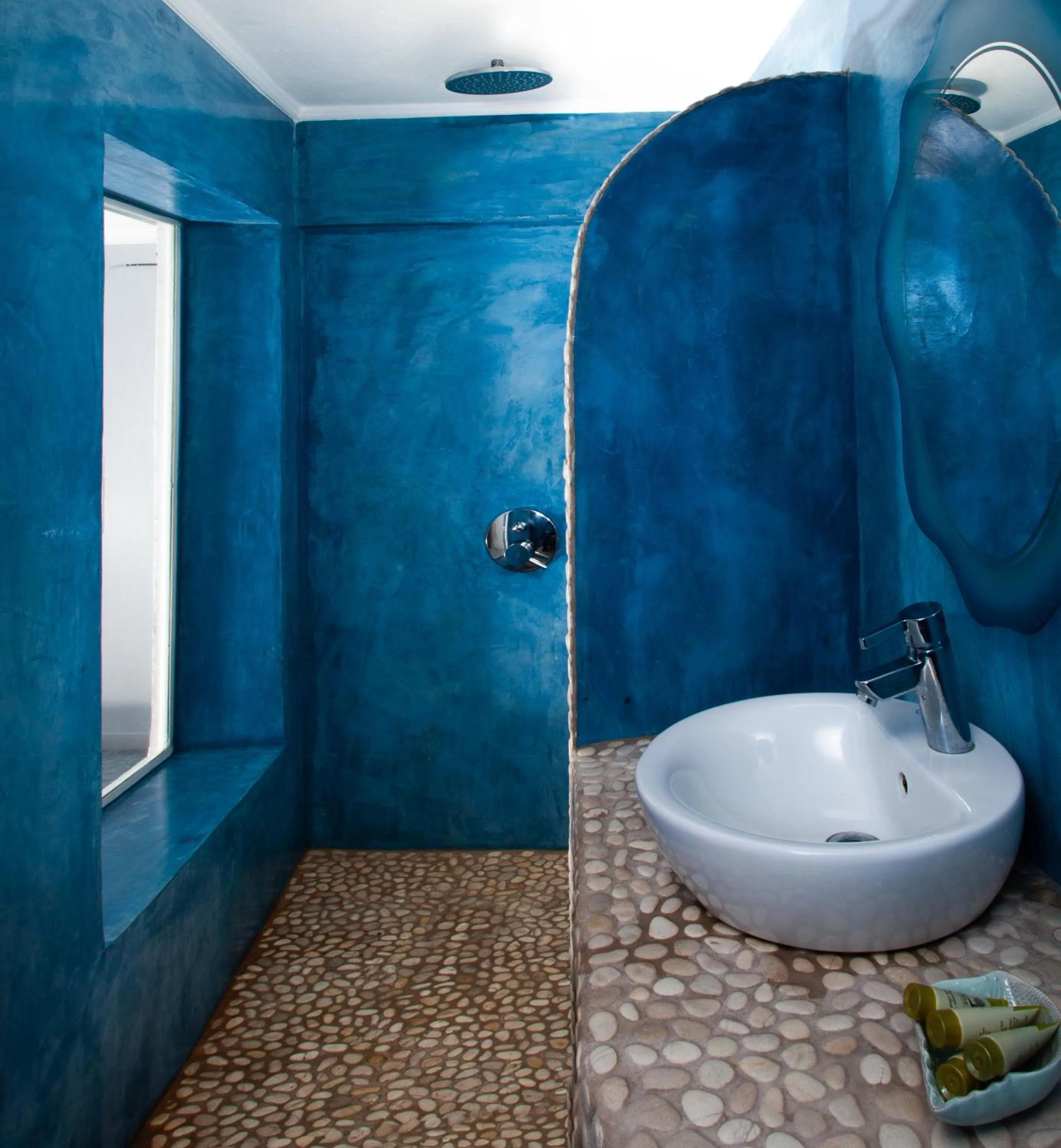 Bathroom in Roula Villa Studios & Apartments