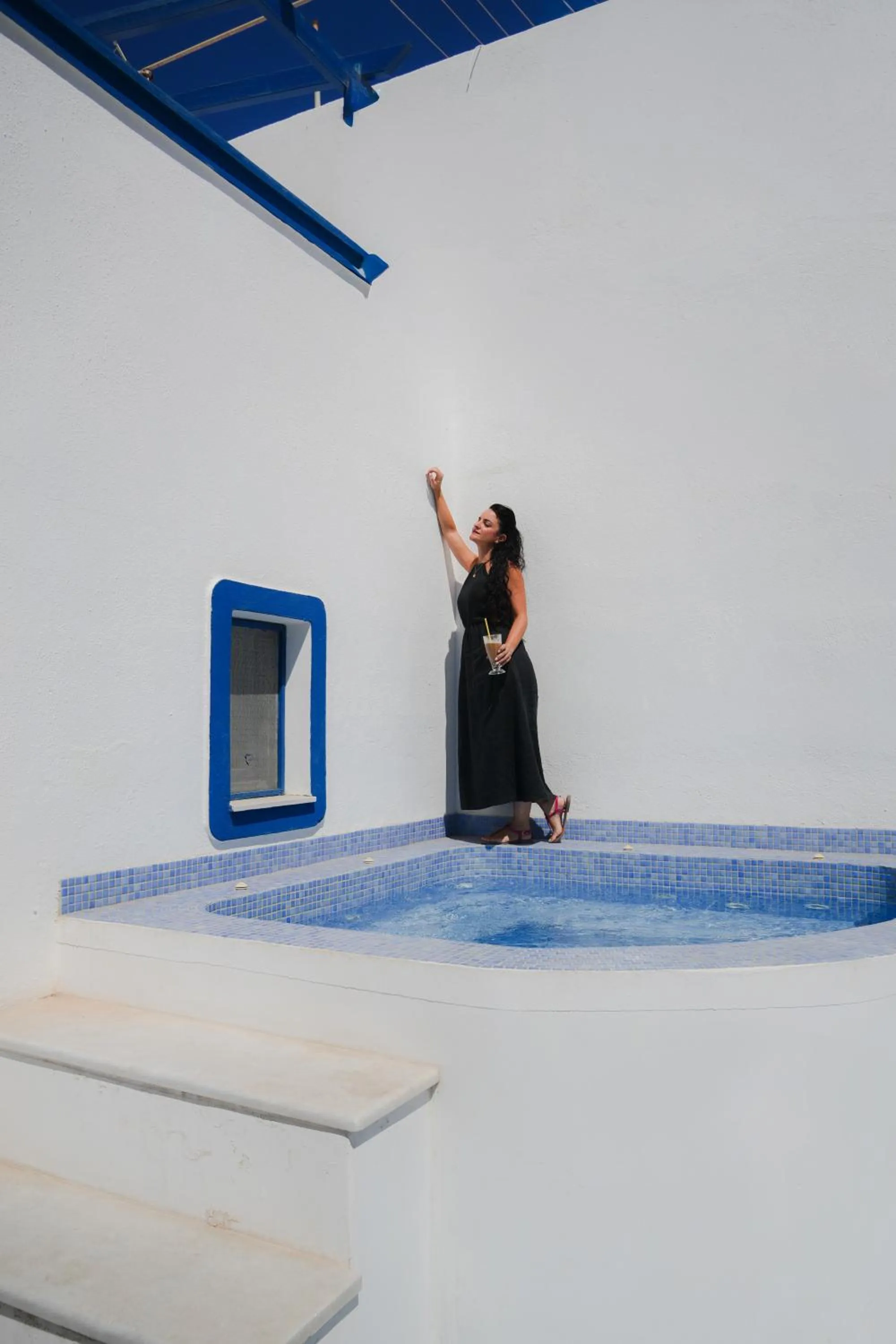 People in Roula Villa Studios & Apartments