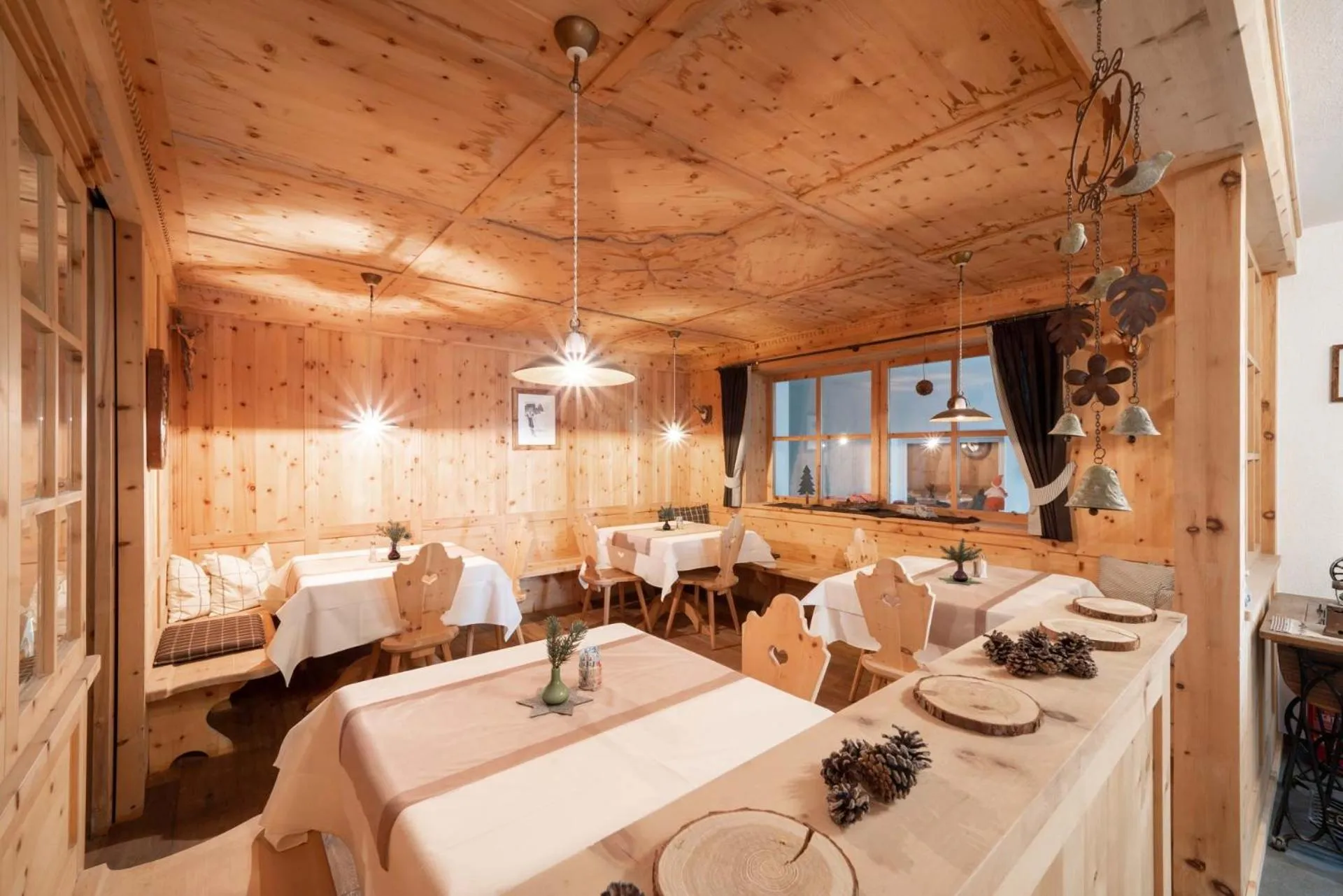Restaurant/places to eat in Villa David Dolomites