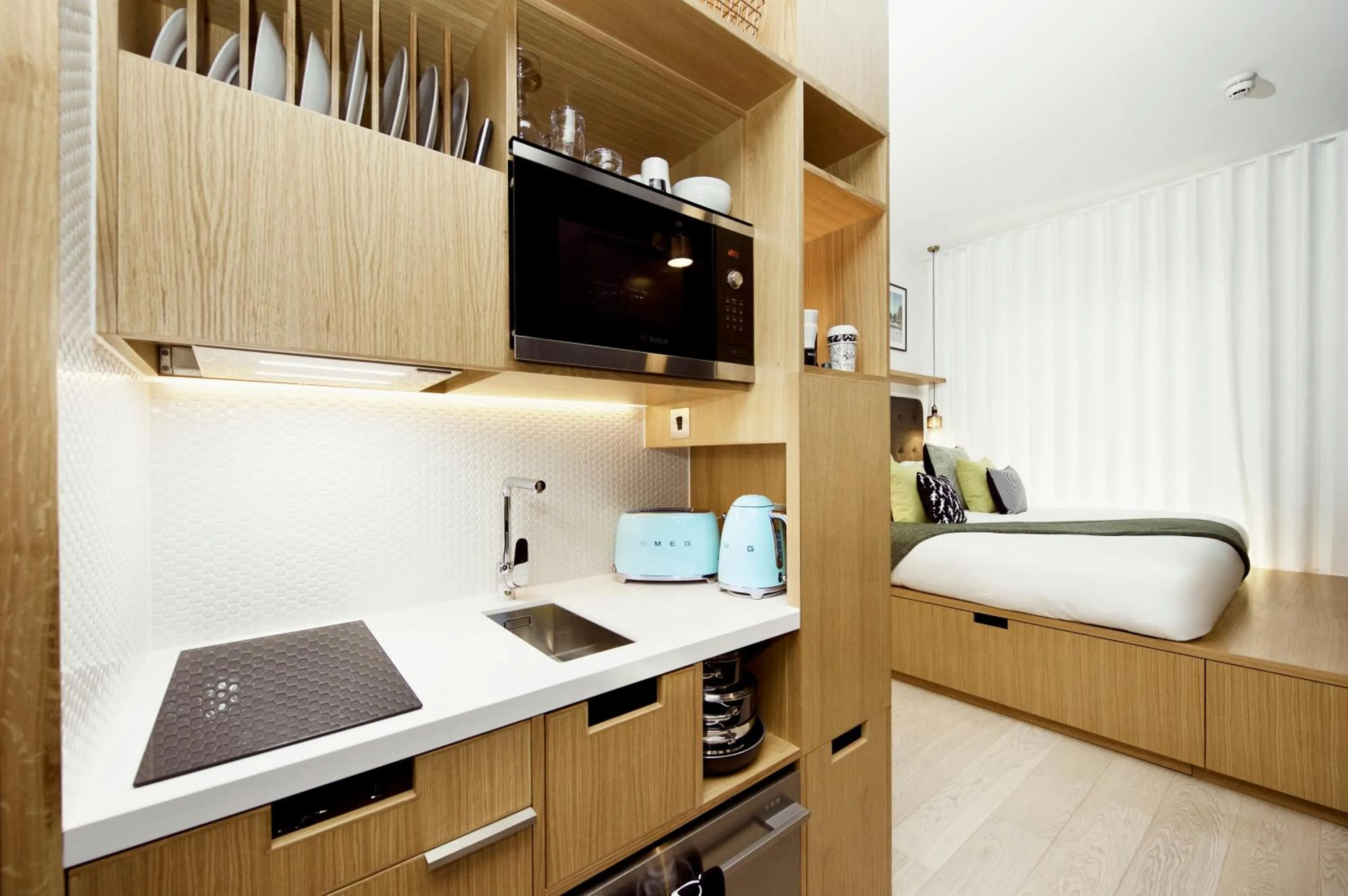 Kitchen or kitchenette, Bed in Wilde Aparthotels London Covent Garden