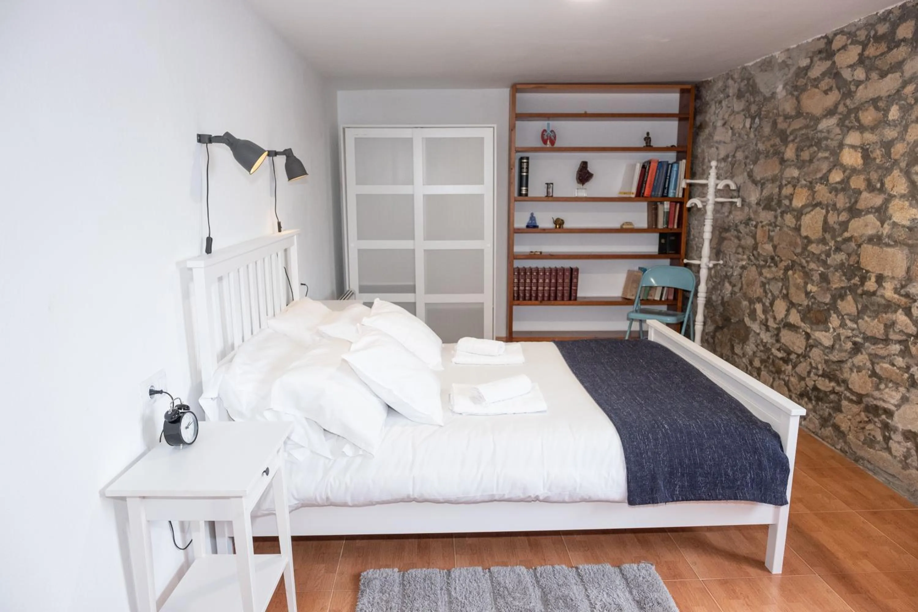 Bedroom, Bed in Apartamentos O Almacen