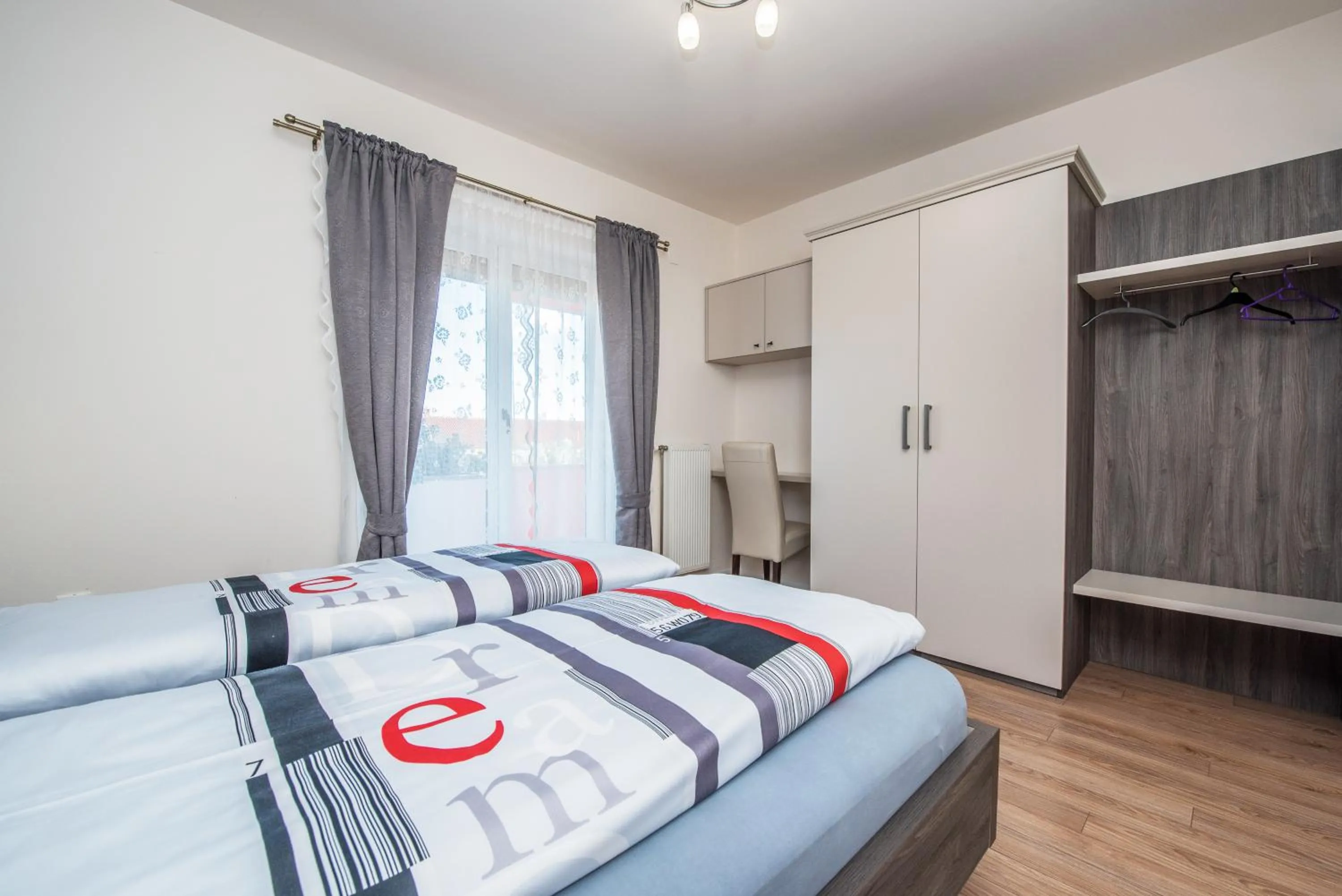 Bed in Villa Dalmatina Zadar mit Pool
