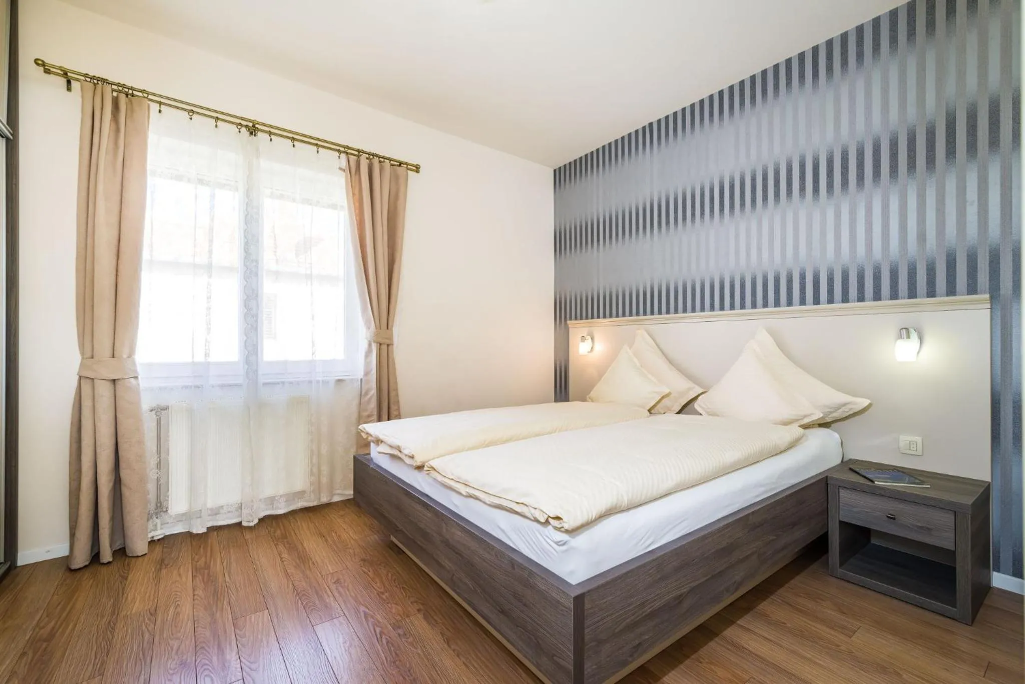 Bed in Villa Dalmatina Zadar mit Pool