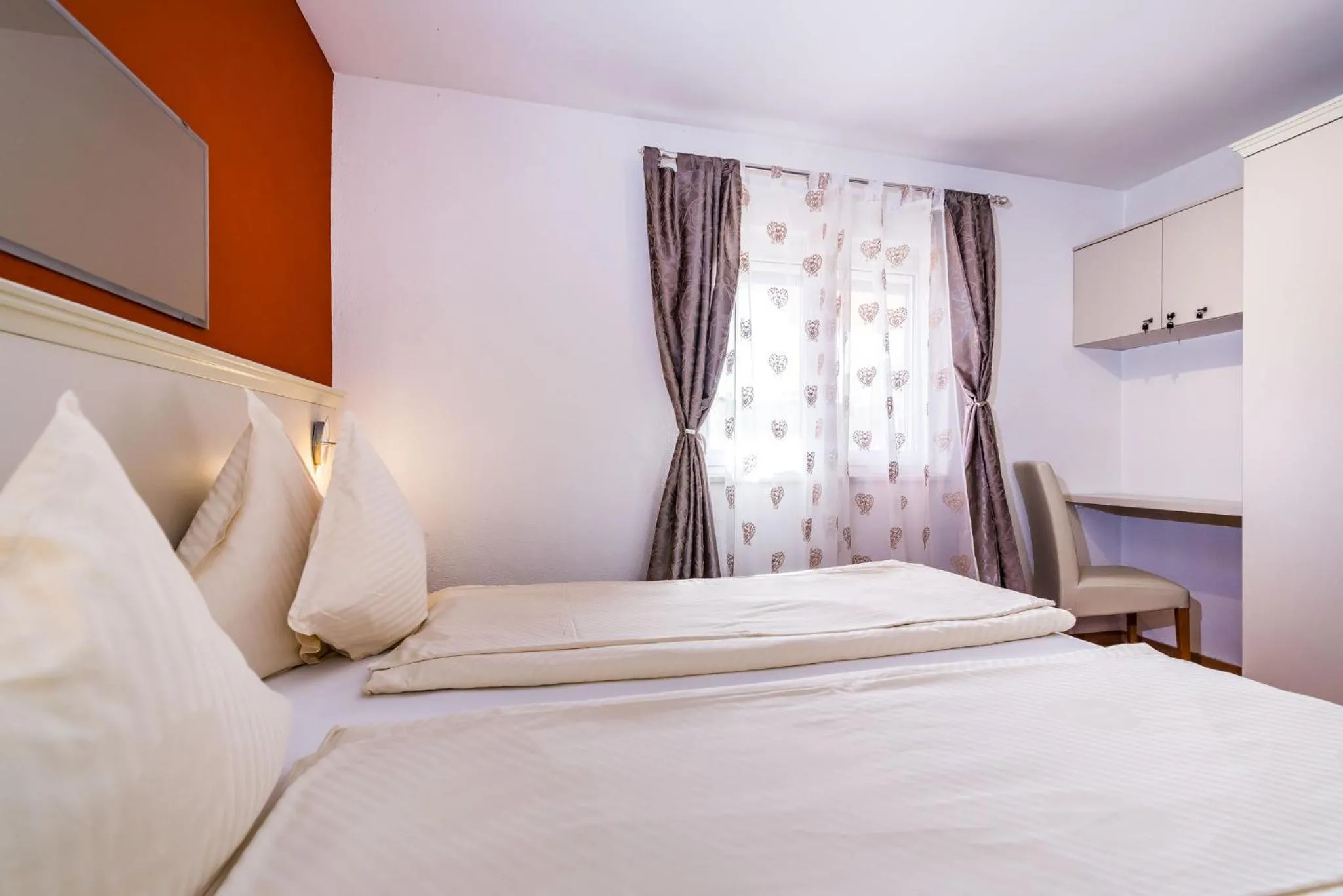 Bed in Villa Dalmatina Zadar mit Pool