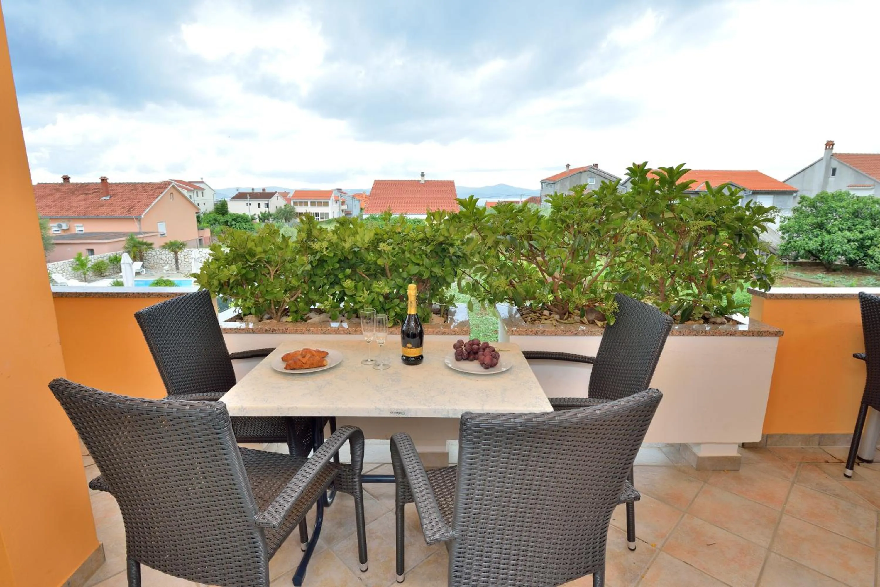 Balcony/Terrace in Villa Dalmatina Zadar mit Pool