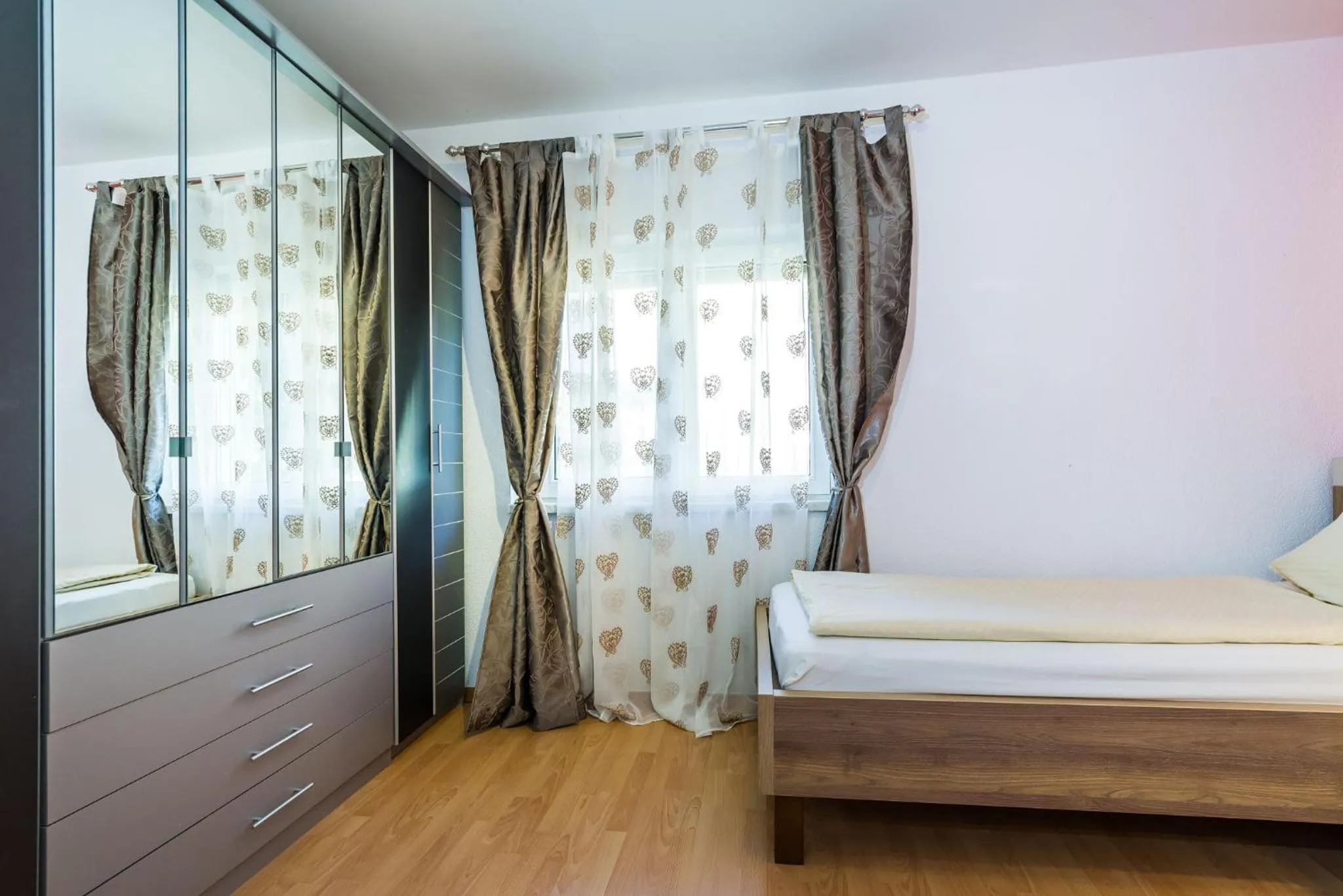 Bed in Villa Dalmatina Zadar mit Pool