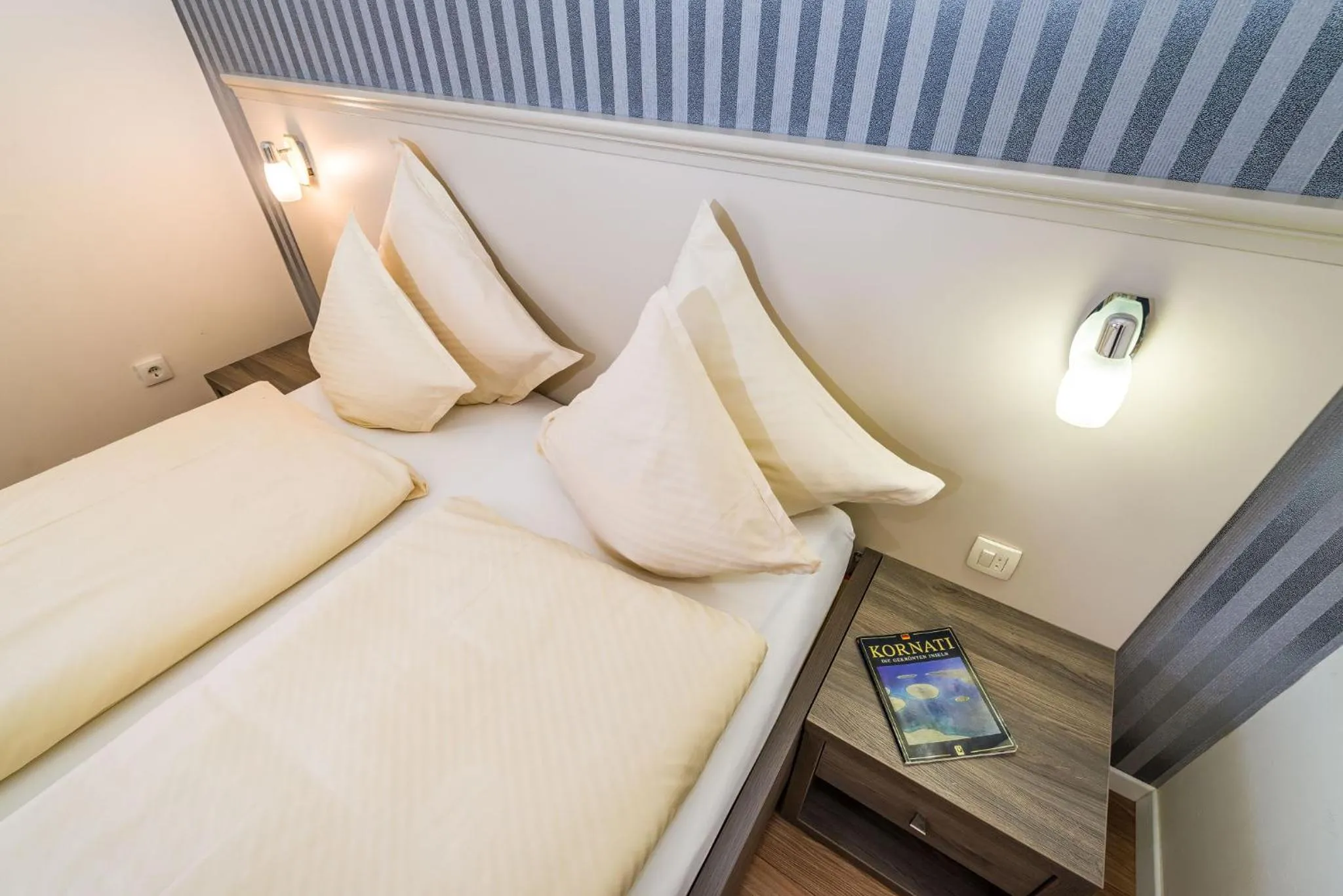 Bed in Villa Dalmatina Zadar mit Pool