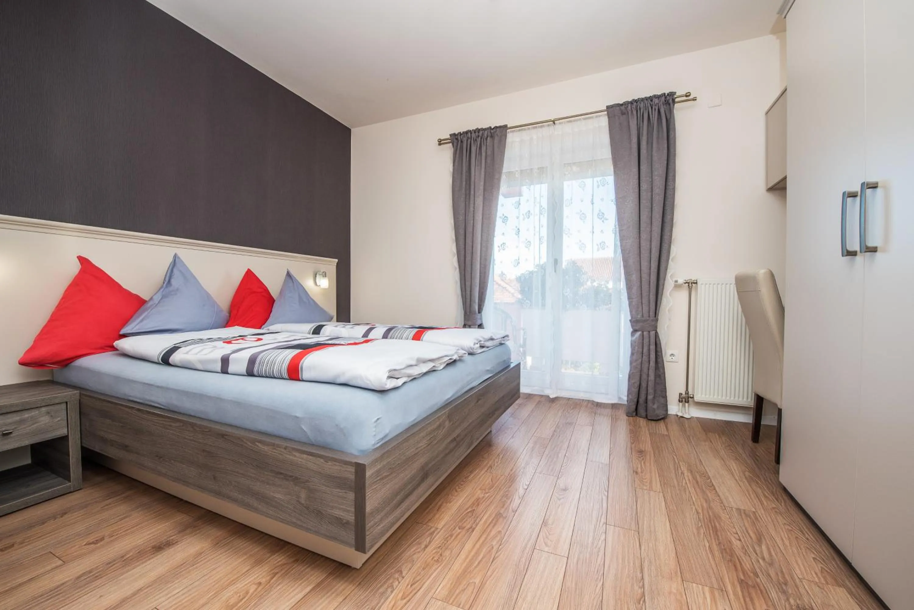 Bed in Villa Dalmatina Zadar mit Pool