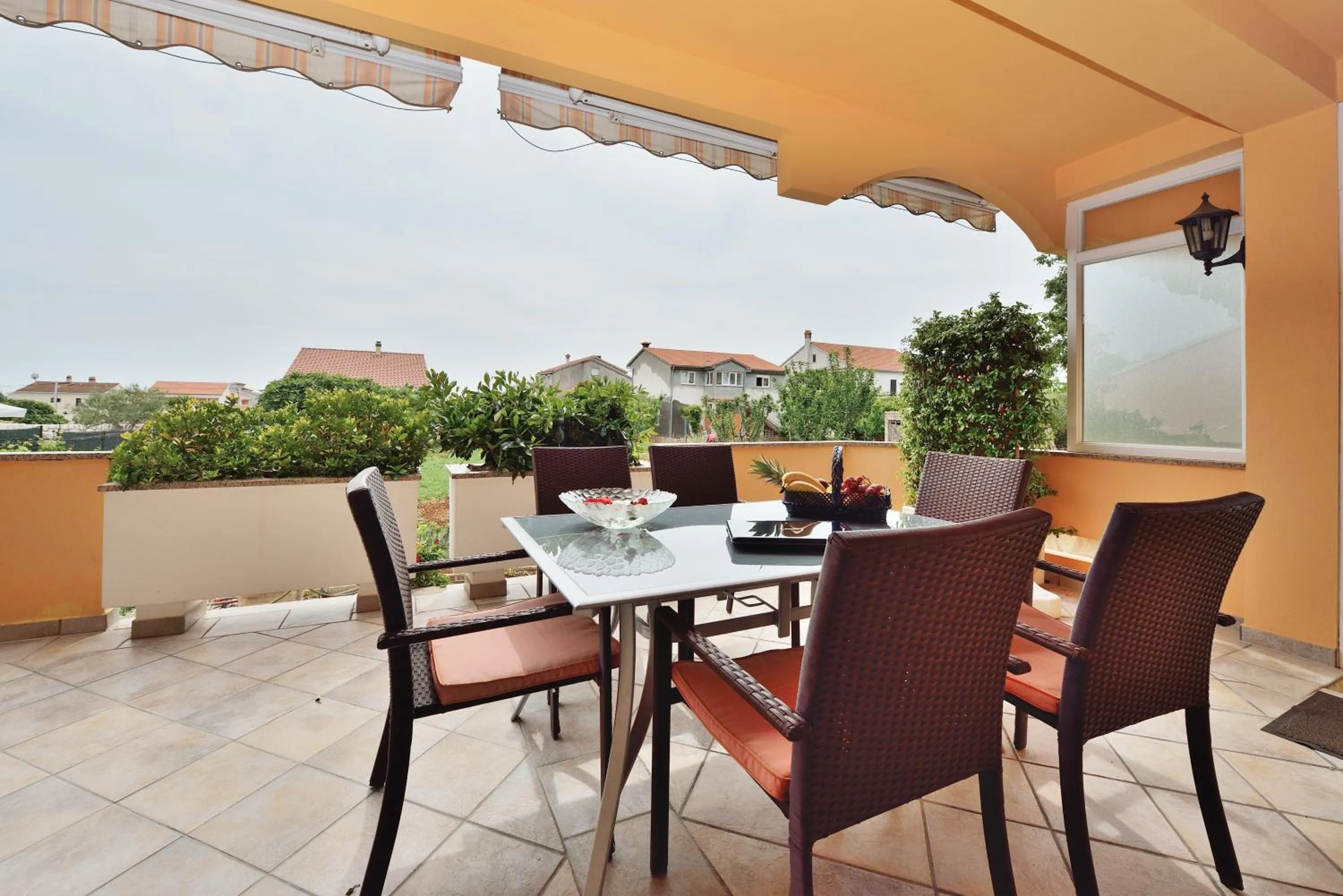 Balcony/Terrace in Villa Dalmatina Zadar mit Pool