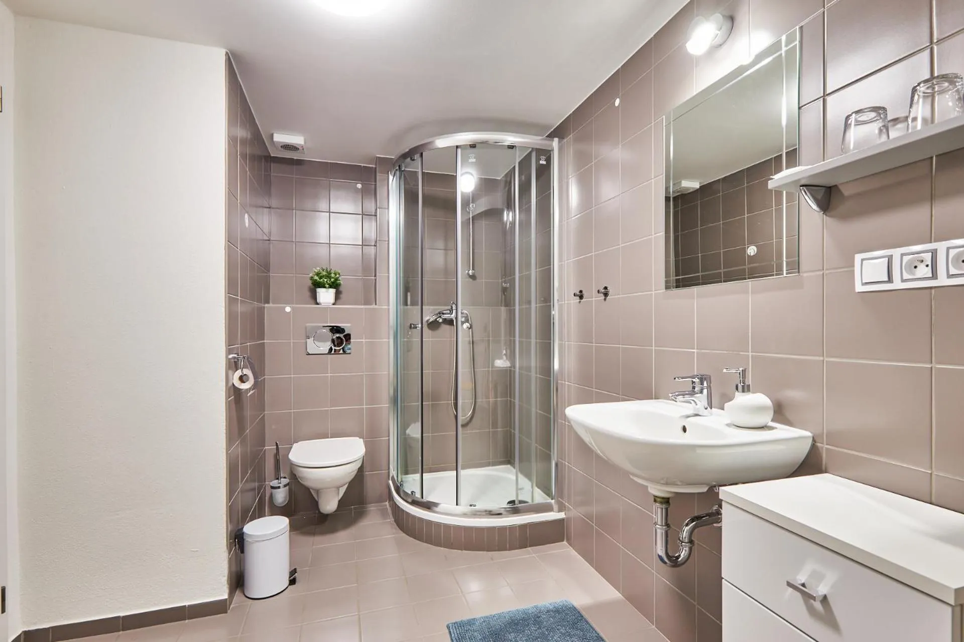 Toilet in Villa Gap apartments