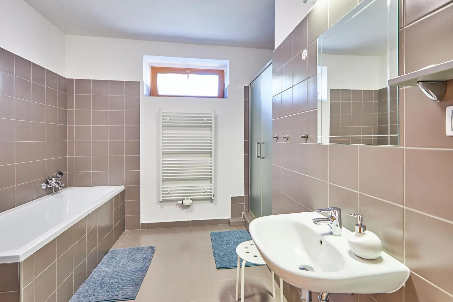 Toilet in Villa Gap apartments