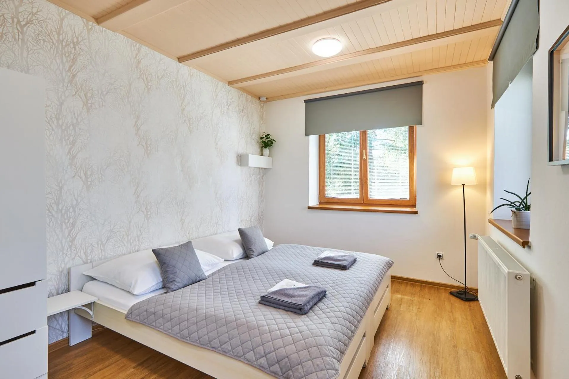 Bedroom, Bed in Villa Gap apartments