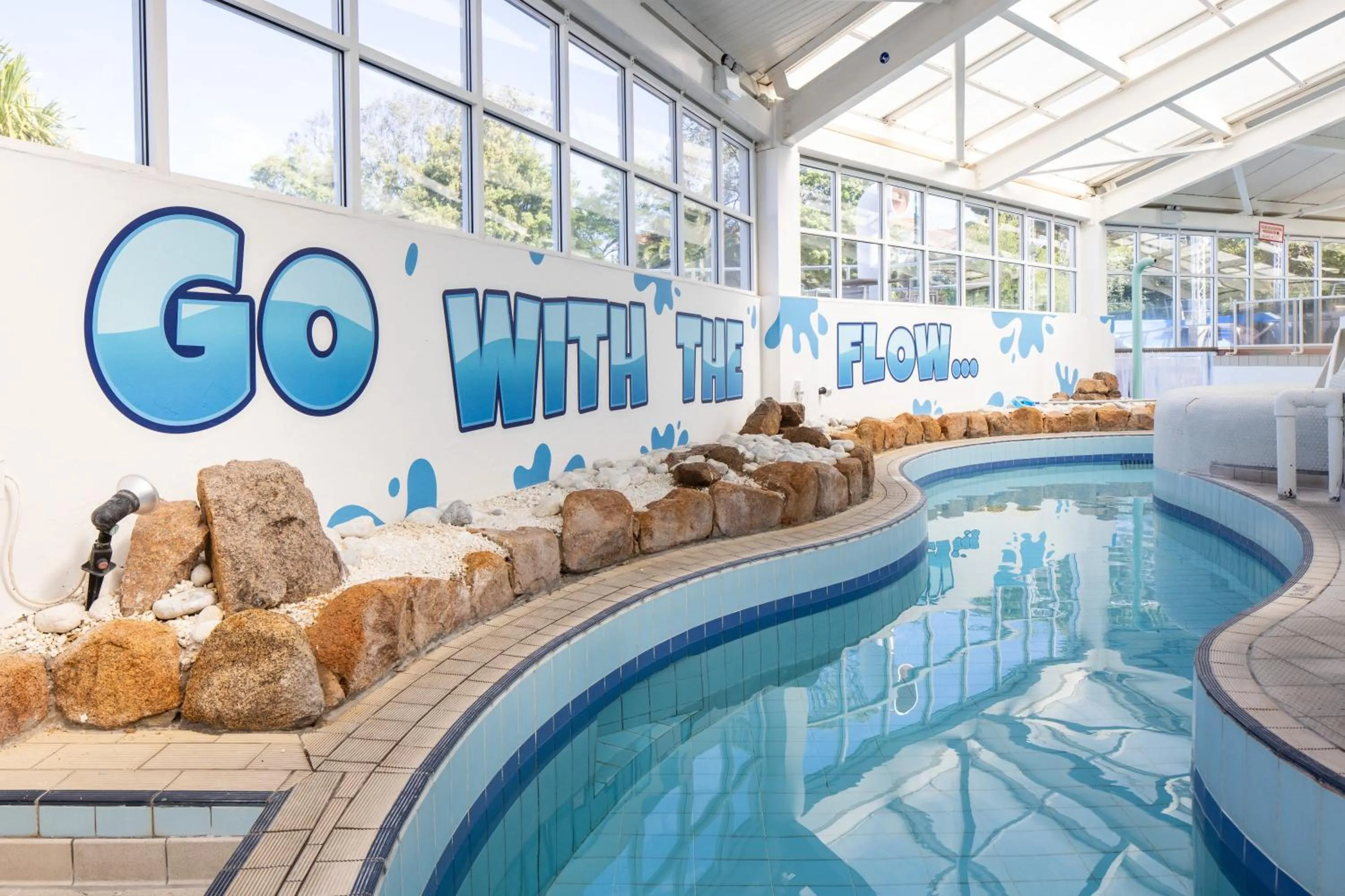 Swimming pool in Merton Hotel