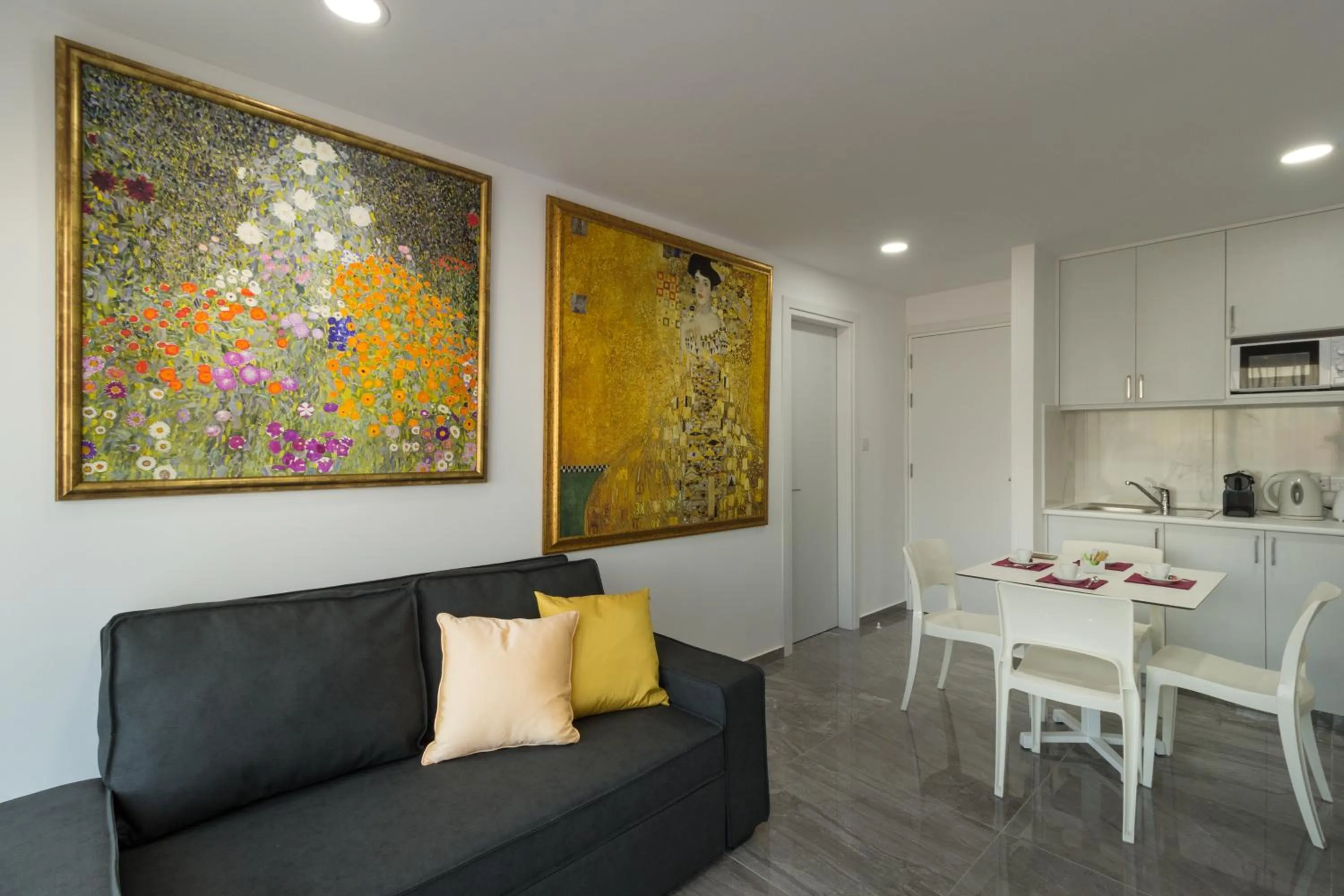 Living room in Art & Wine Boutique Hotel