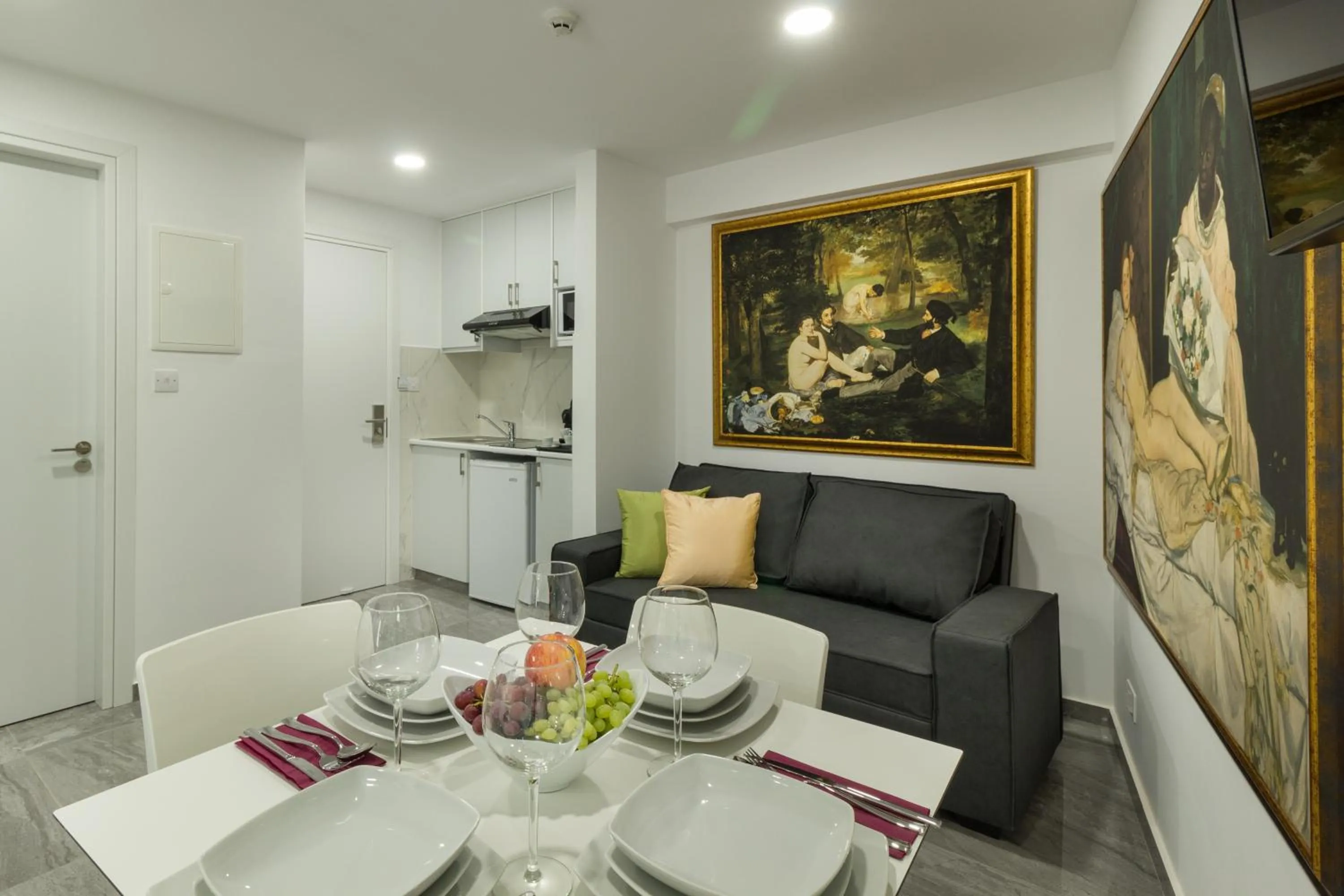 Dining area in Art & Wine Boutique Hotel