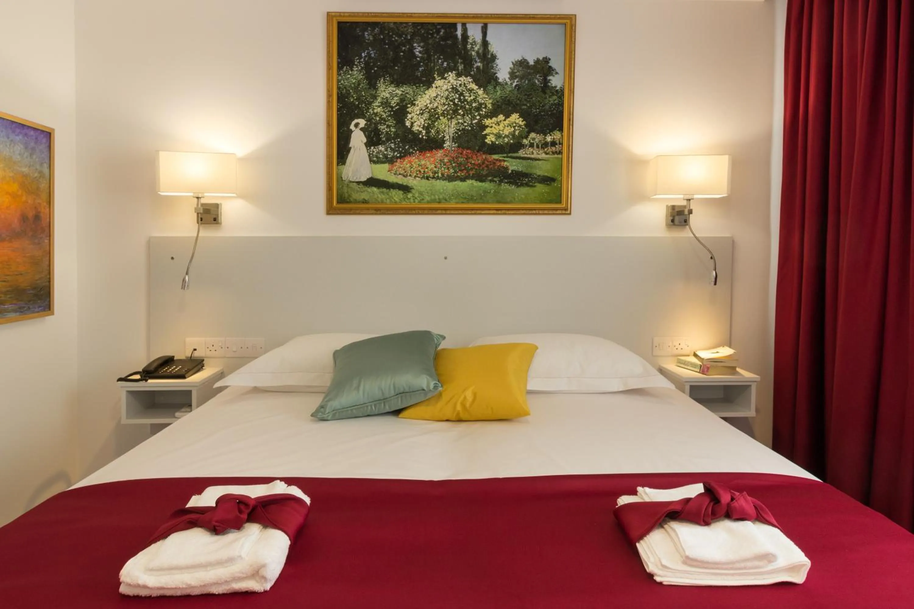 Decorative detail, Bed in Art & Wine Boutique Hotel