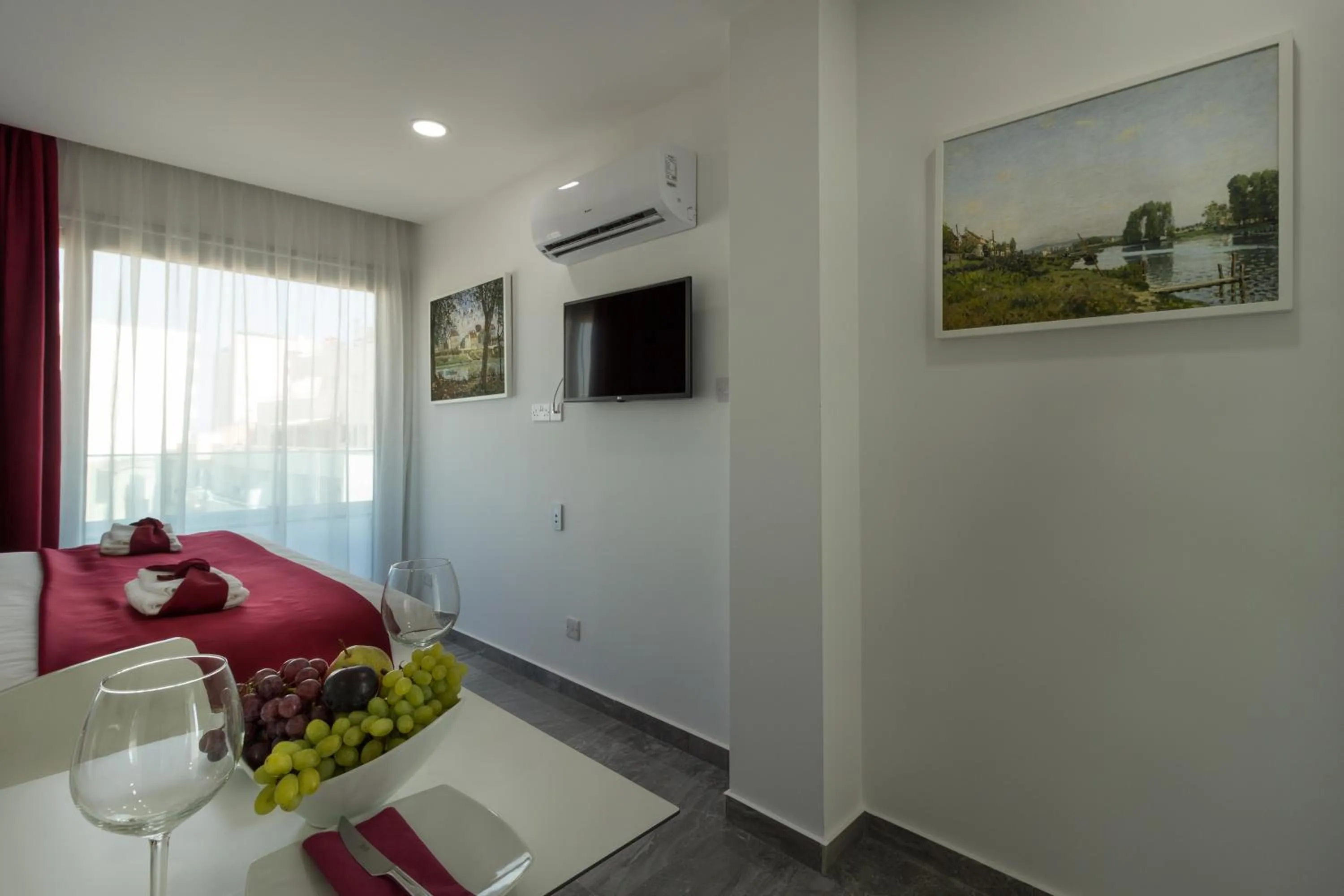 Photo of the whole room in Art & Wine Boutique Hotel