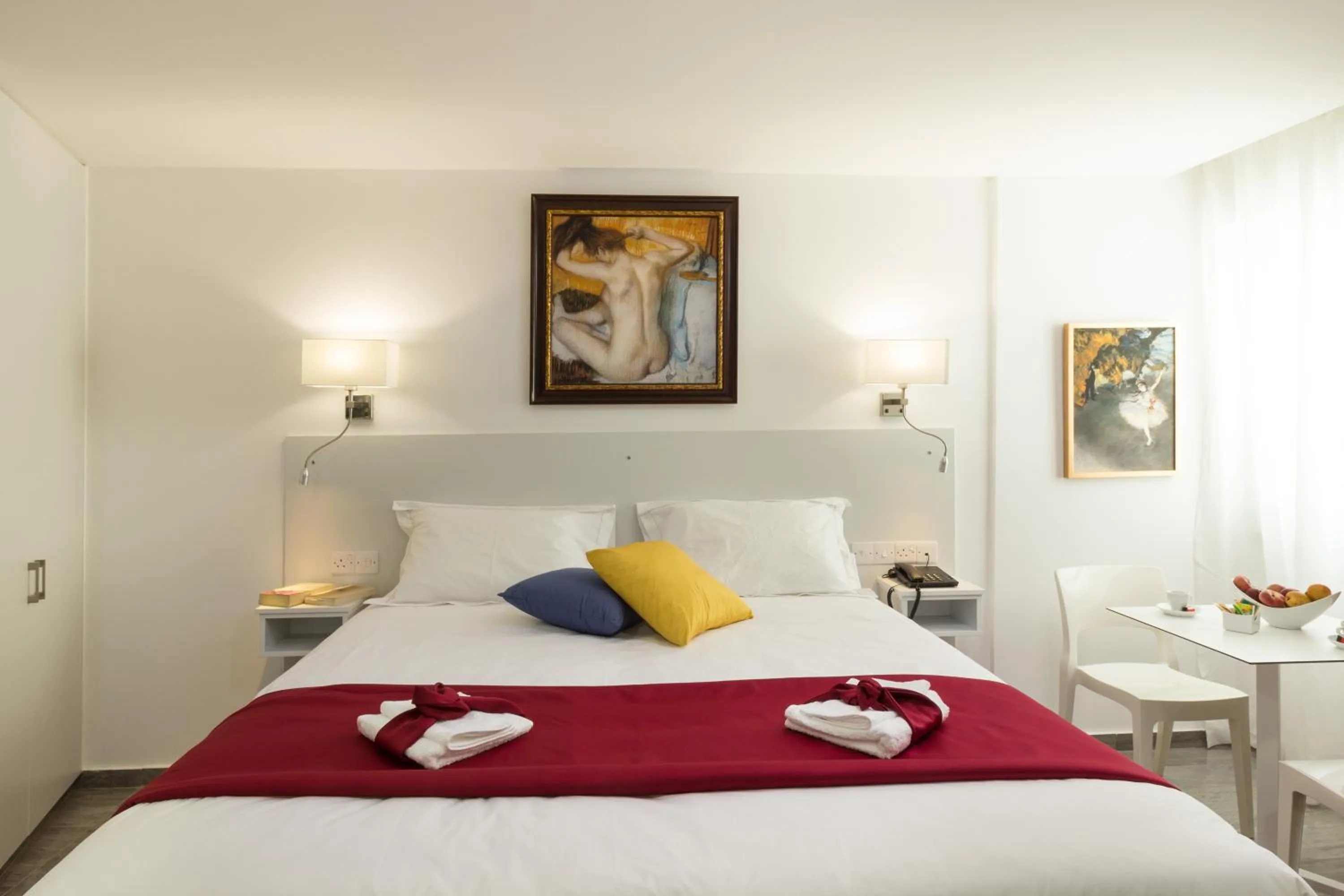 Photo of the whole room, Bed in Art & Wine Boutique Hotel