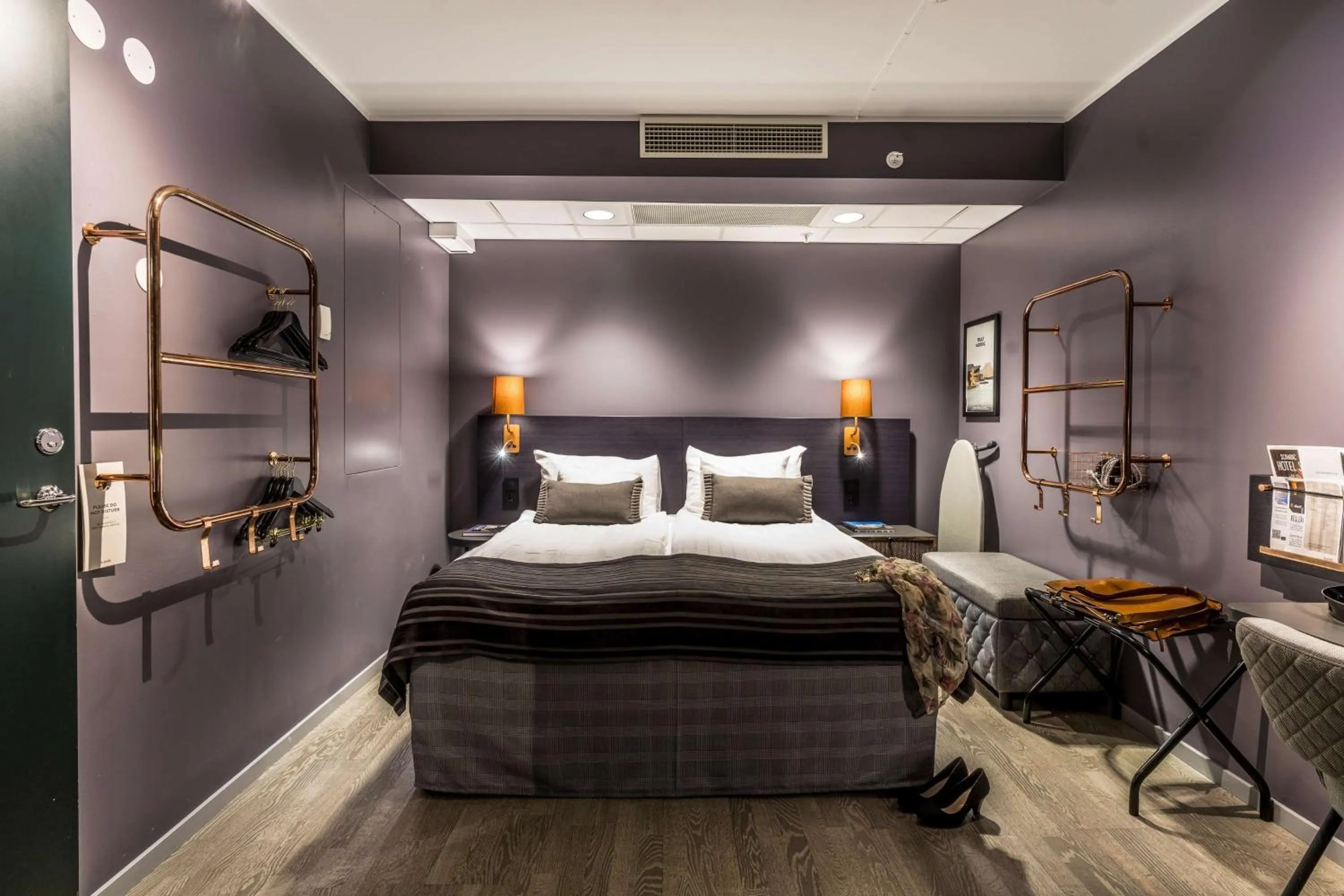 Bedroom, Bed in Scandic Continental